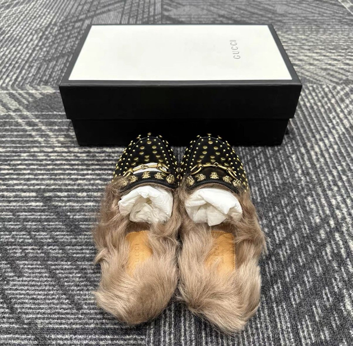 Gucci Gucci Studded Fur Slide J42 Size US 6.5 / IT 36.5 - 3 Thumbnail