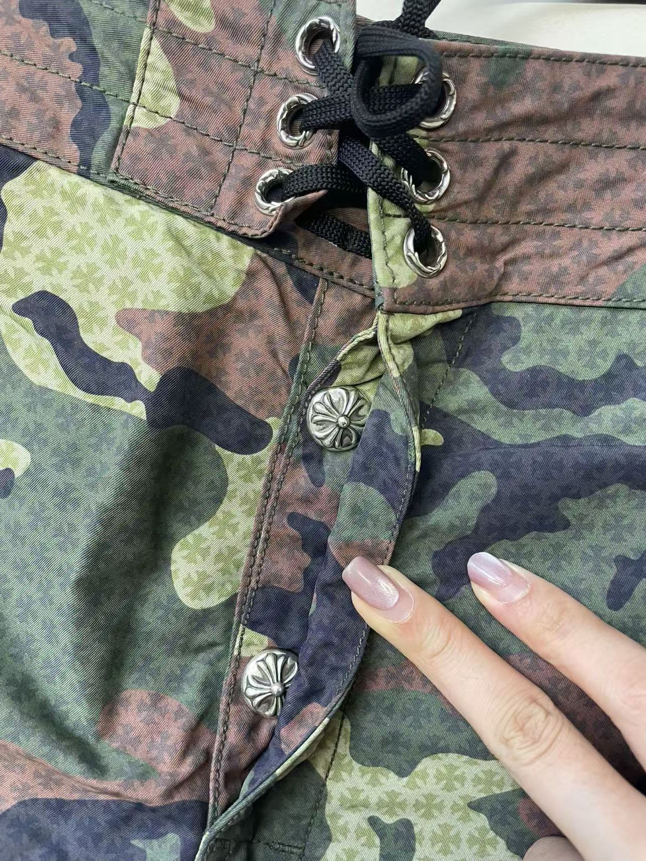 Chrome Hearts Chrome Hearts Tonal Monogram Camouflage Drawstring Shorts Size 36" / US 14 / IT 50 - 8 Thumbnail