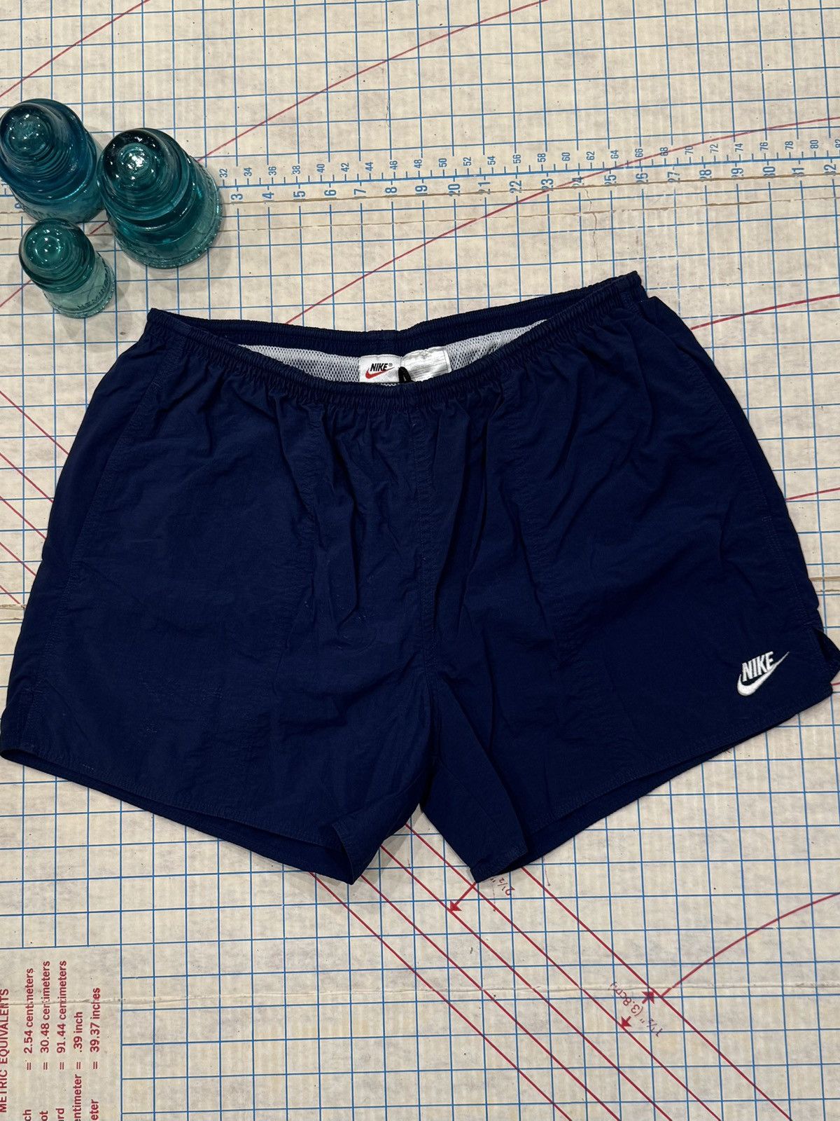 Nike Vintage 90’s Nike White Tag Shorts Navy Size XL 4” Inseam Size US 38 / EU 54 - 2 Thumbnail