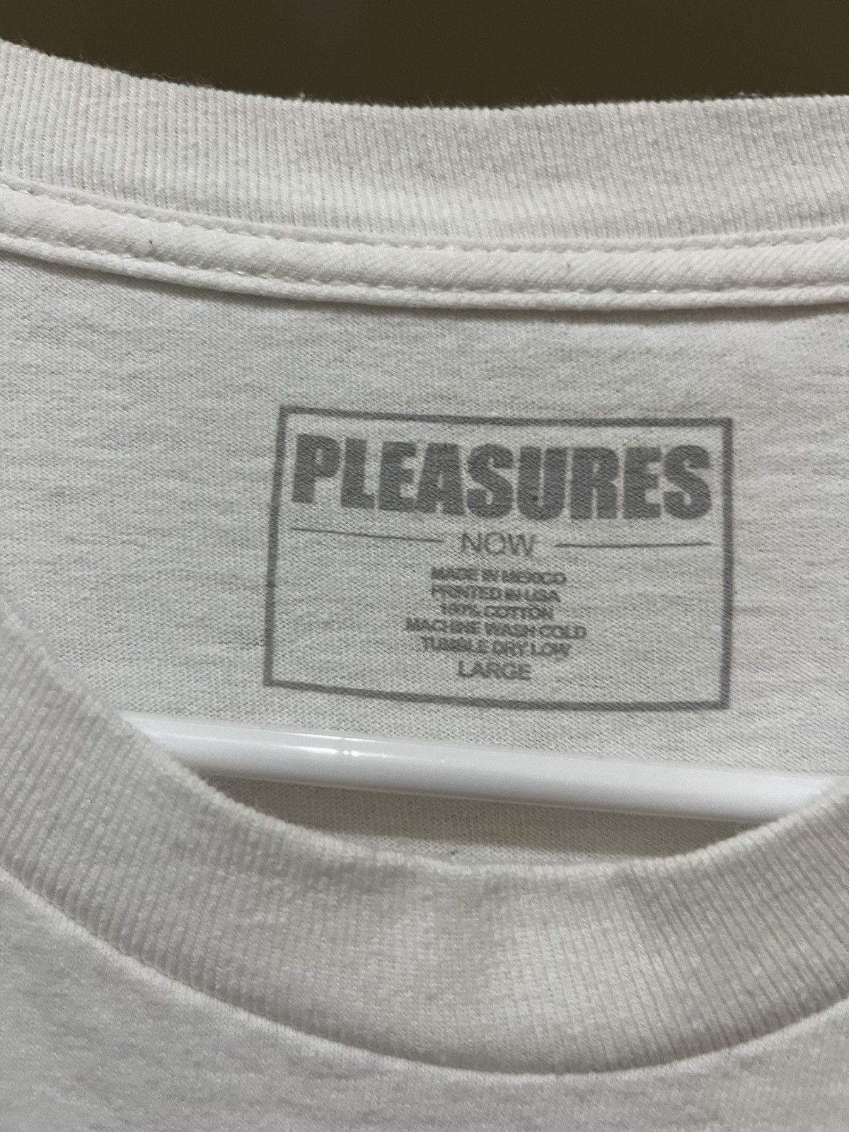 Pleasures Pleasures a boy is a girl tee Size US L / EU 52-54 / 3 - 3 Thumbnail