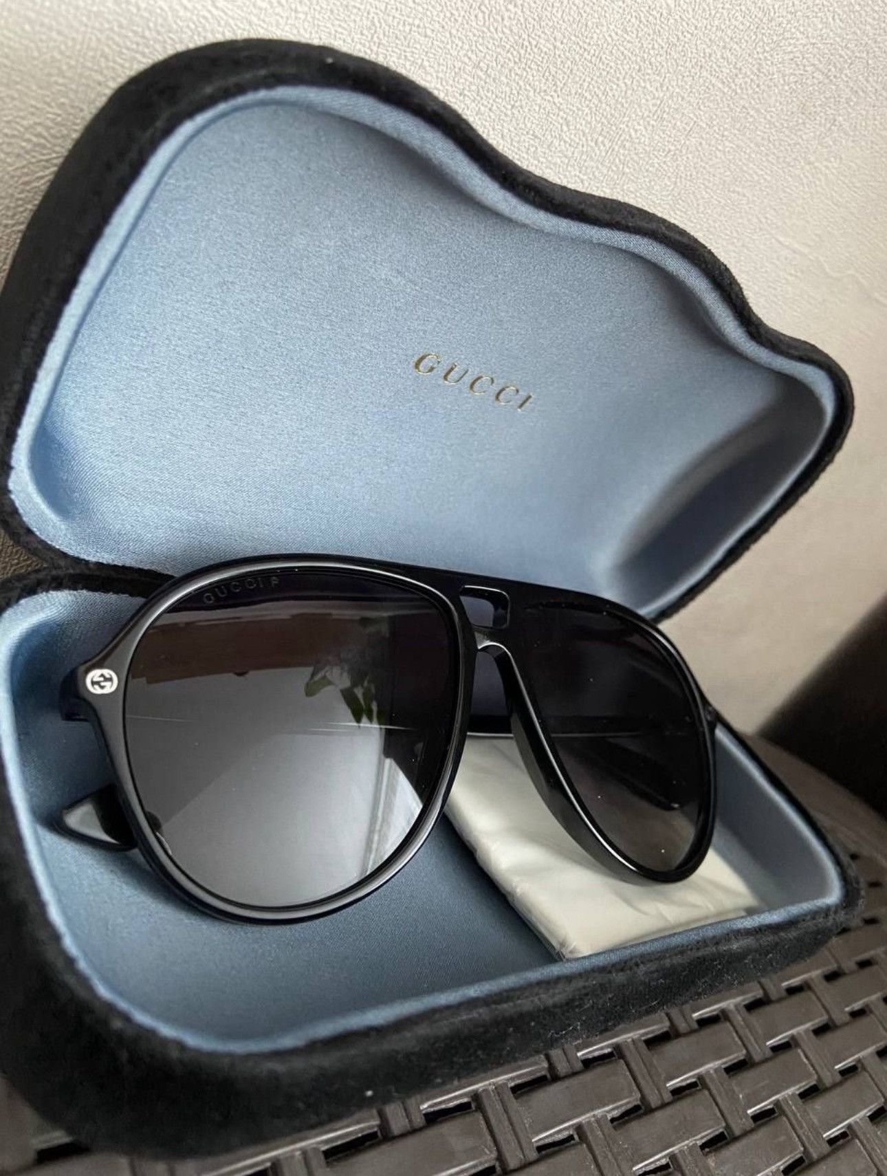 GUCCI Black GG Logo Aviator Sunglasses GG0119S Vintage prada
