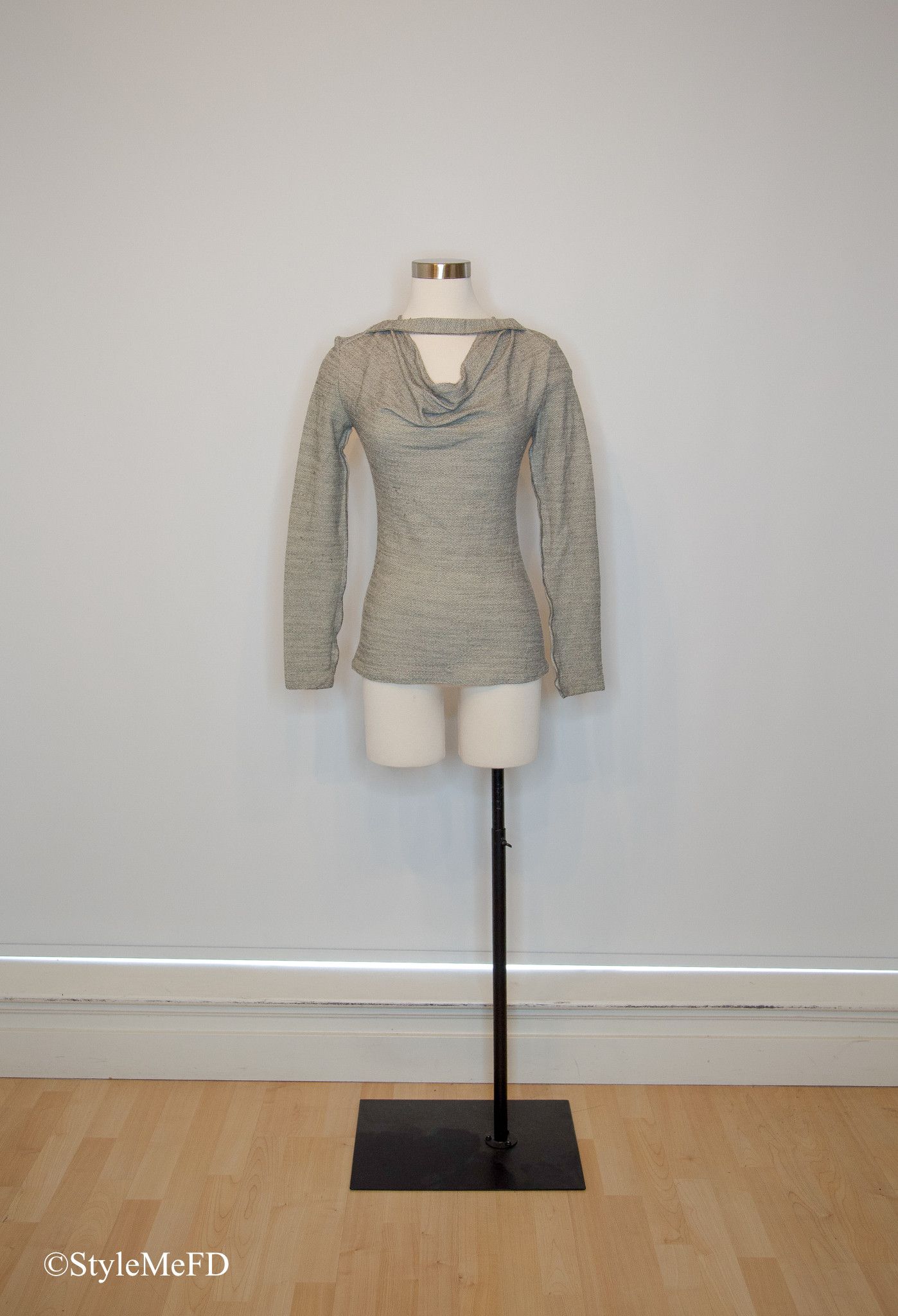 Roland Mouret Roland Mouret Gray Cowl Neck Sweater Size S / US 4 / IT 40 - 1 Thumbnail