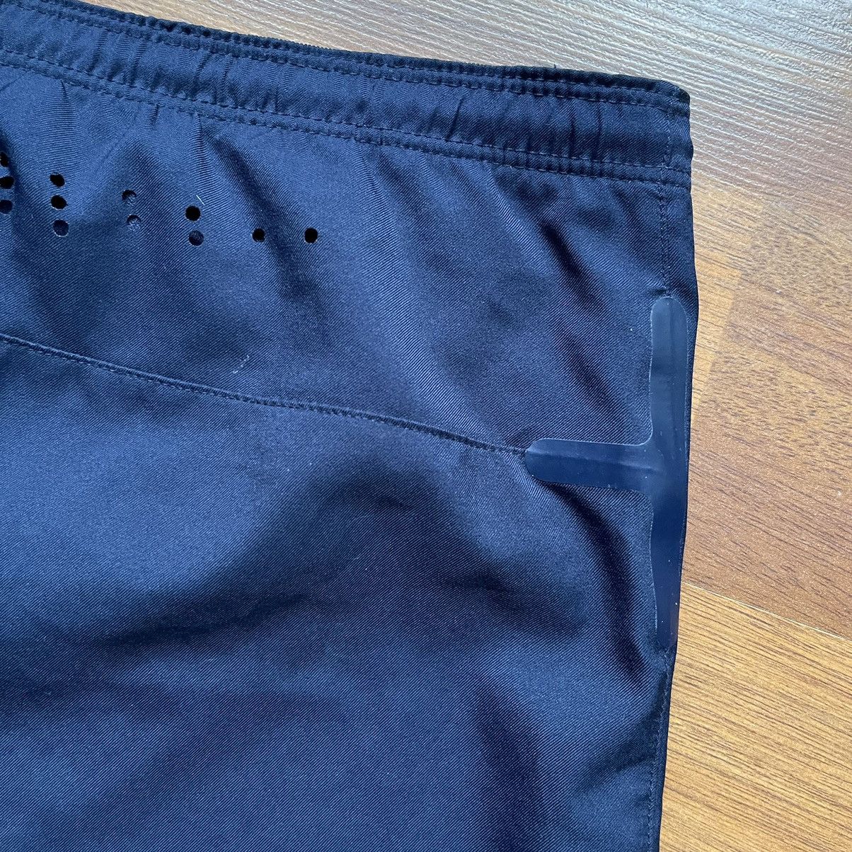 Nike × Vintage ENGLAND NIKE 2013 WOMEN’S EURO FOOTBALL HOME SHORTS Size 27" / US 4 / IT 40 - 7 Thumbnail