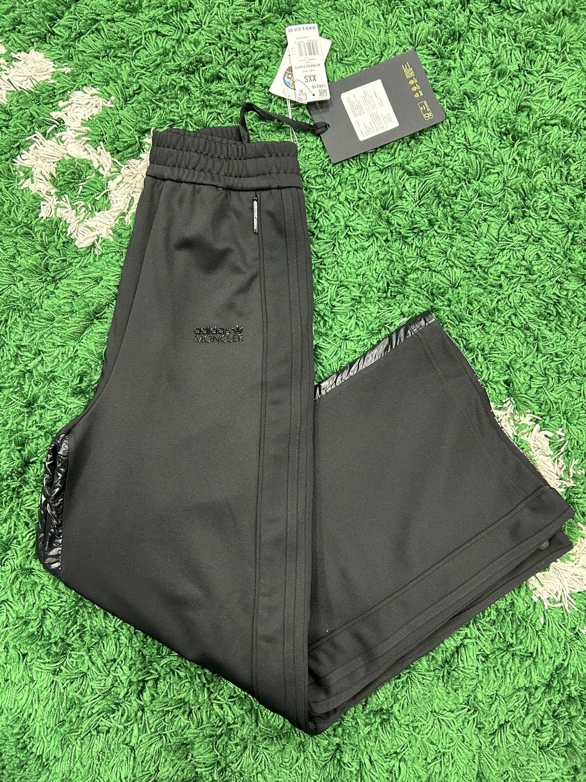 Adidas × Moncler Adidas x Moncler track pants Size 24" / US 00 / IT 34 - 1 Thumbnail