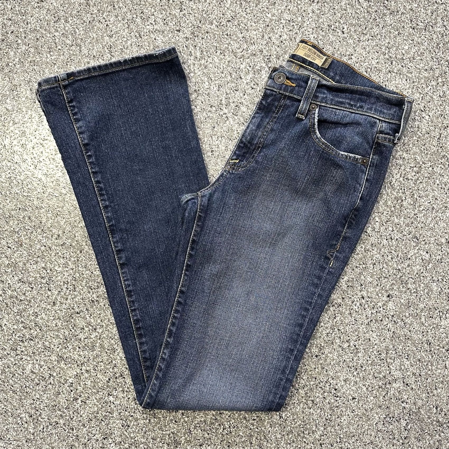Old Navy Old Navy Jeans Womens 4 Bootcut Mid Rise 27x33 Medium Wash Stretch Denim Tubular 5-Pocket Car Size 27" / US 4 / IT 40 - 2 Thumbnail