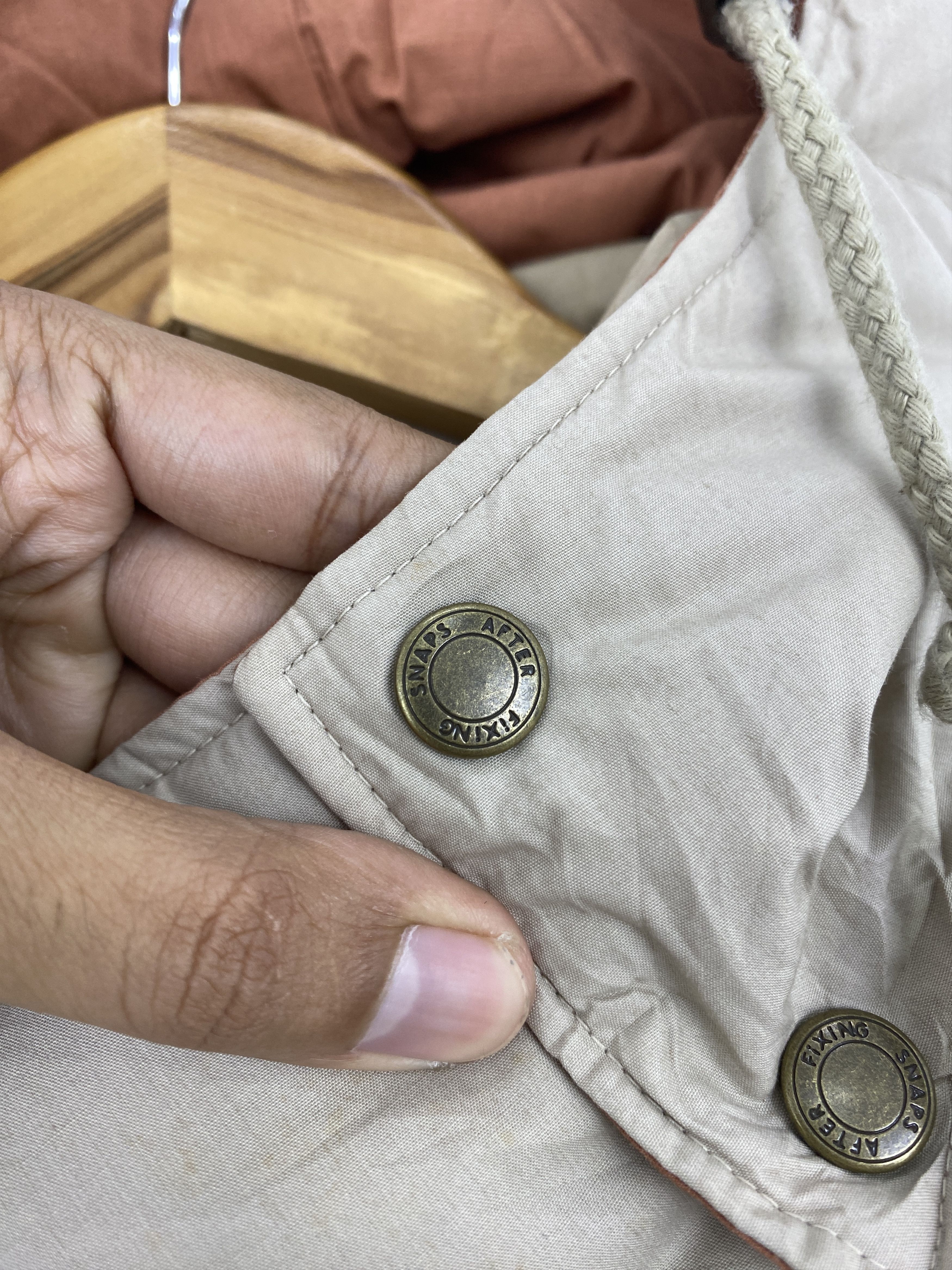 Japanese Brand Vintage Japanese Brand Multi Pocket Puffer Jacket J1813 Size US L / EU 52-54 / 3 - 7 Thumbnail