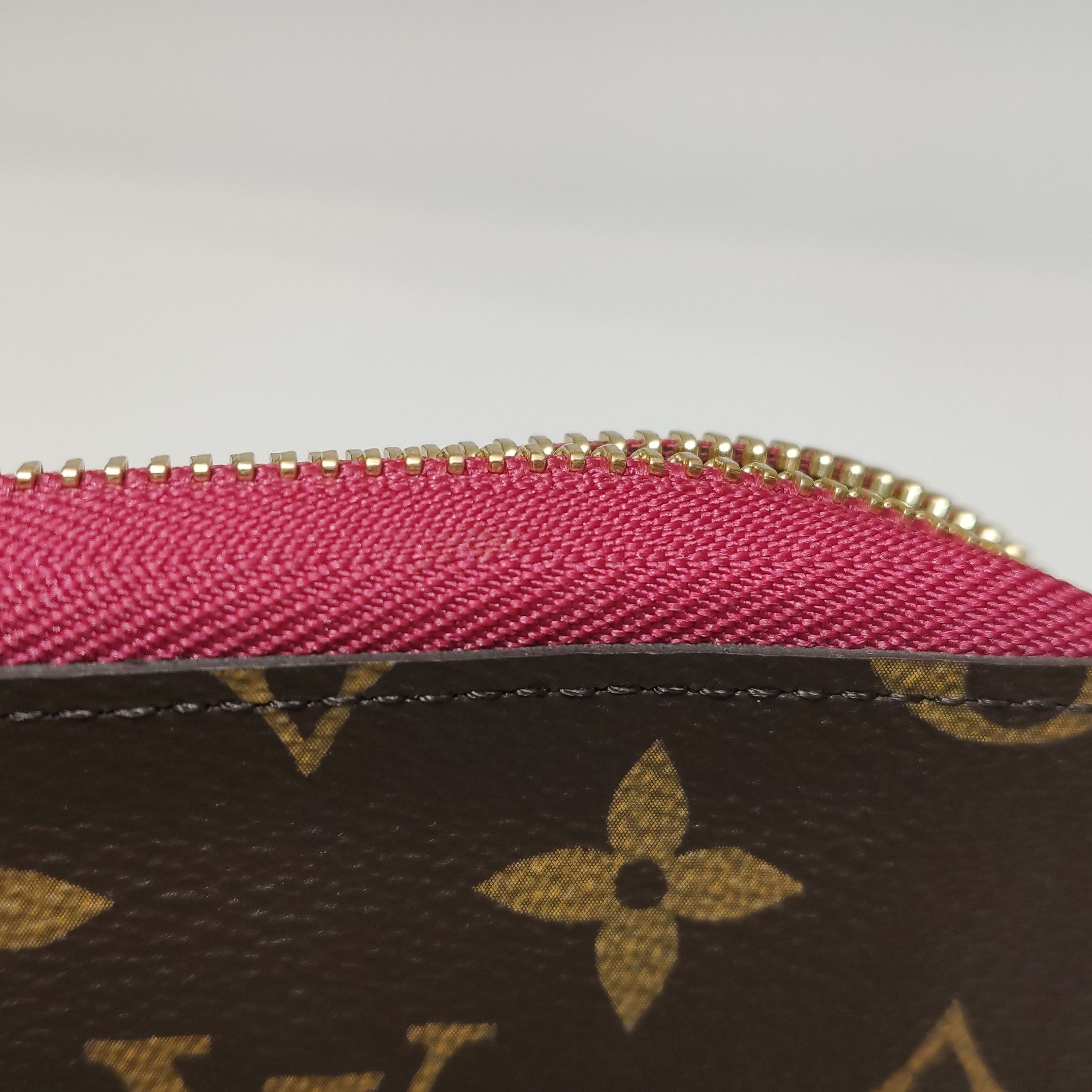 Louis Vuitton Louis Vuitton (LV) Cowhide monogram card holder -y2506 Size ONE SIZE - 8 Thumbnail