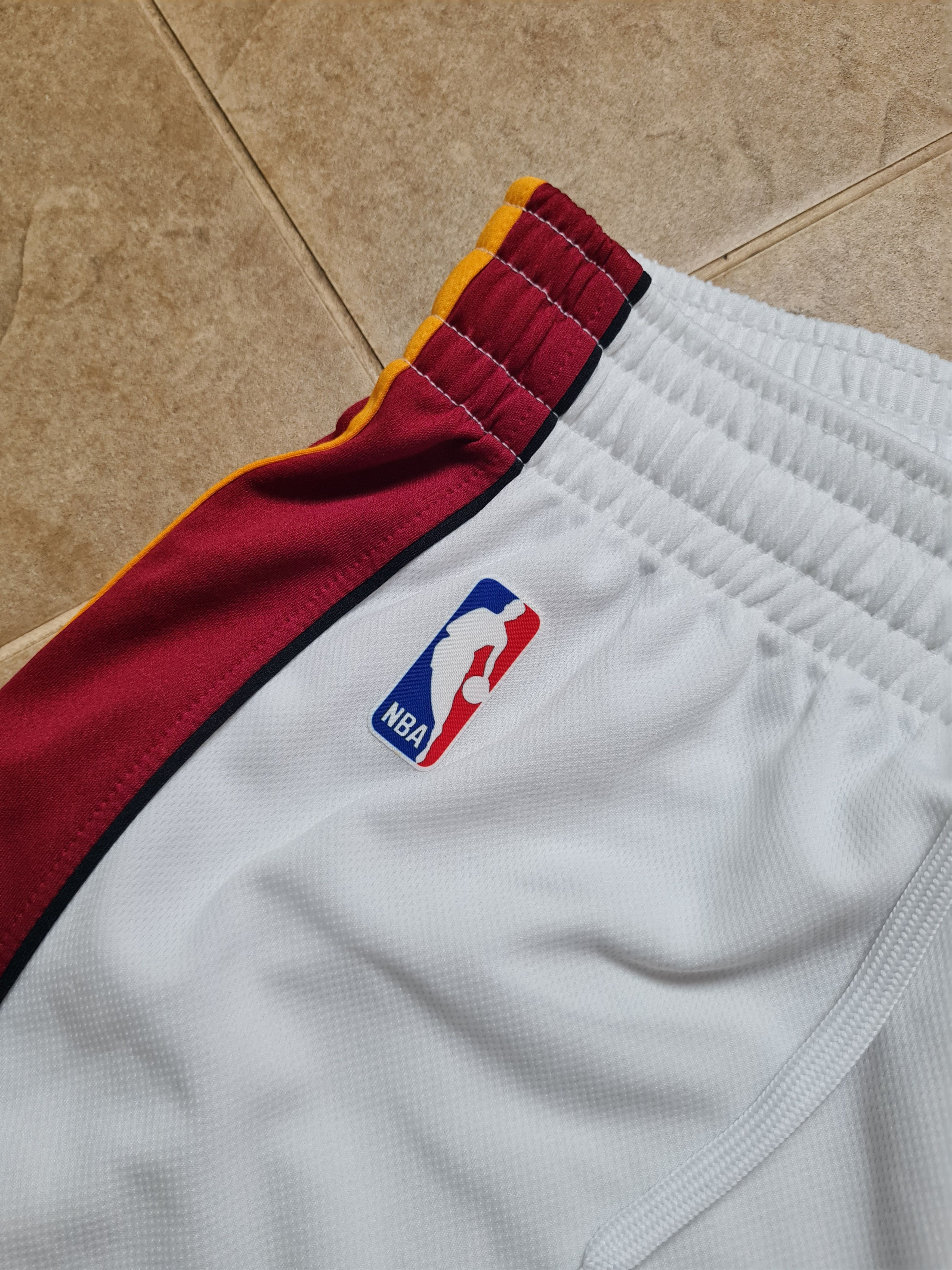 Adidas Vintage Rare Shorts Adidas Miami Heat Game NBA White Size L Size US 32 / EU 48 - 7 Thumbnail