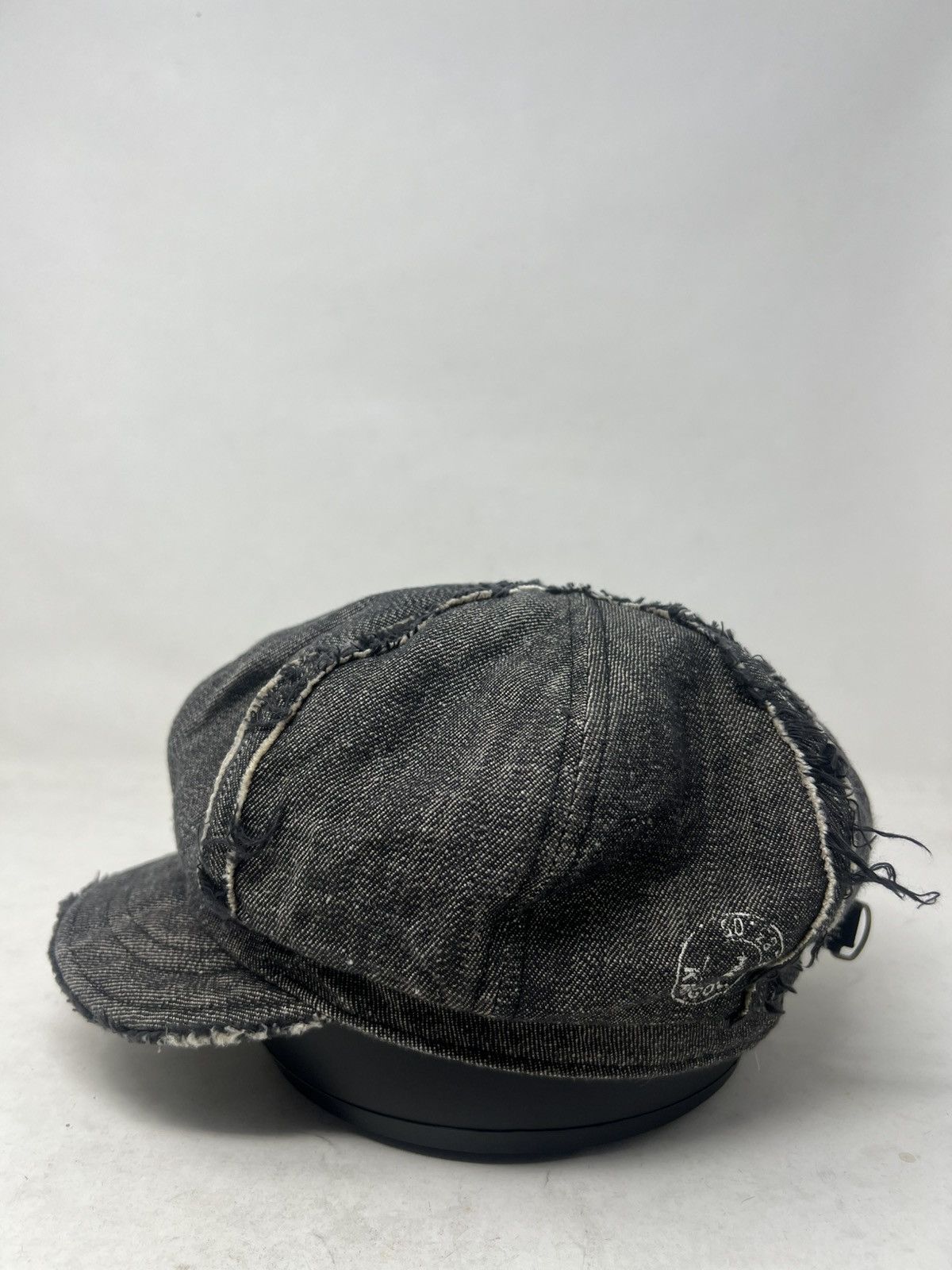 Kangol KANGOL DIXIE DISTRESSED DENIM NEWSBOY CAP Size ONE SIZE - 2 Thumbnail