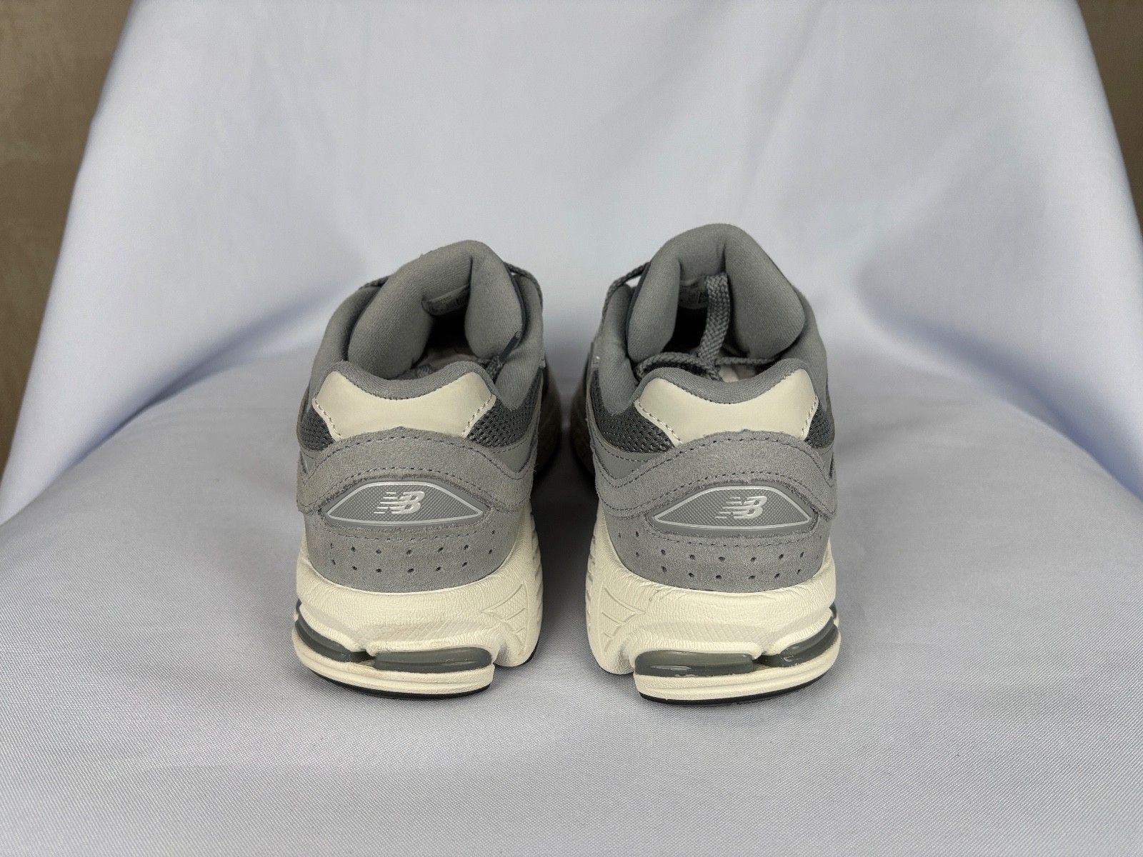 New Balance New Balance 2002R Suede Shoes US 6 UK 4 EU 37 CM 22.5 Size US 6 / IT 36 - 3 Thumbnail