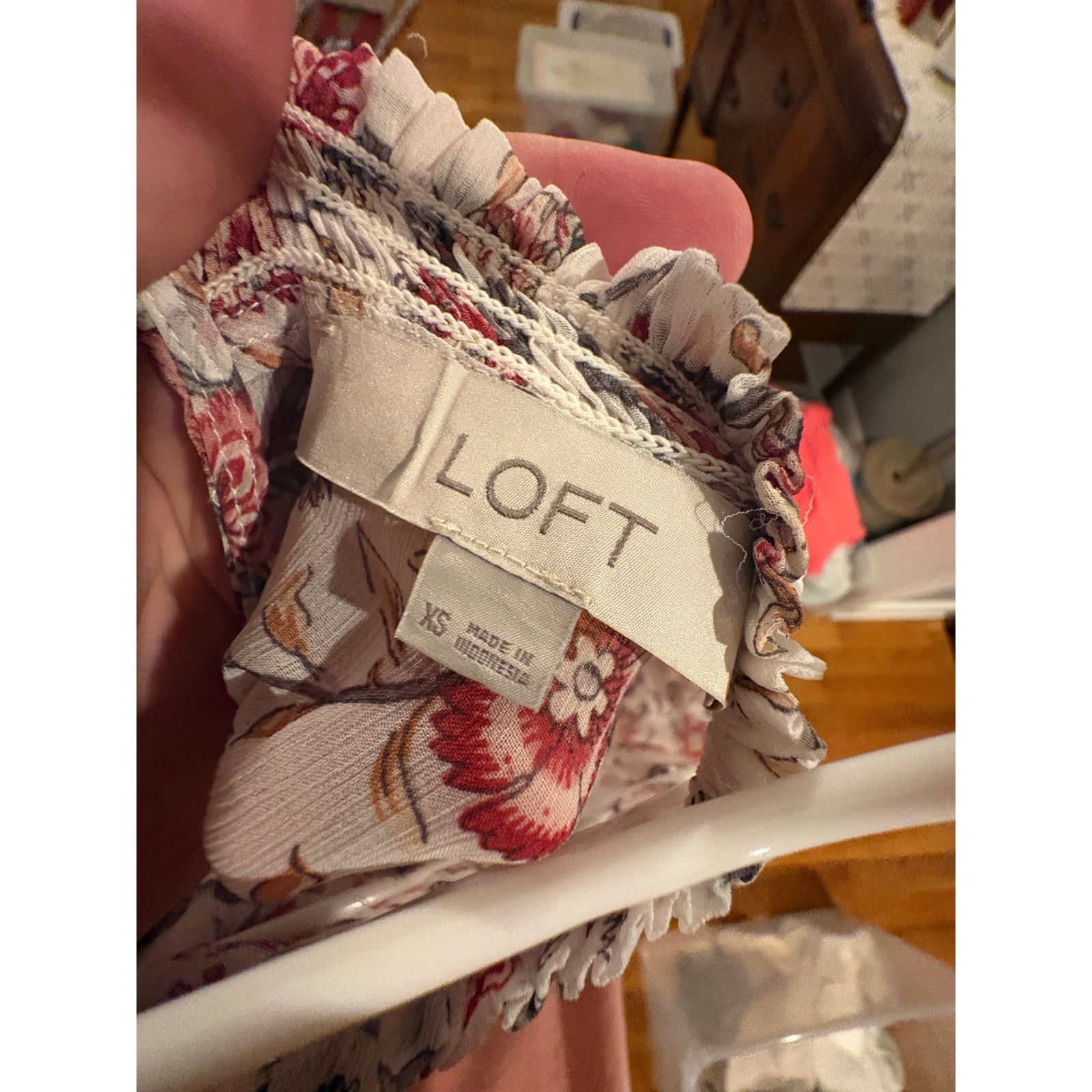 Loft LOFT Women’s XS Floral Blouse Cream Pink Long Sleeve Size XS / US 0-2 / IT 36-38 - 4 Thumbnail
