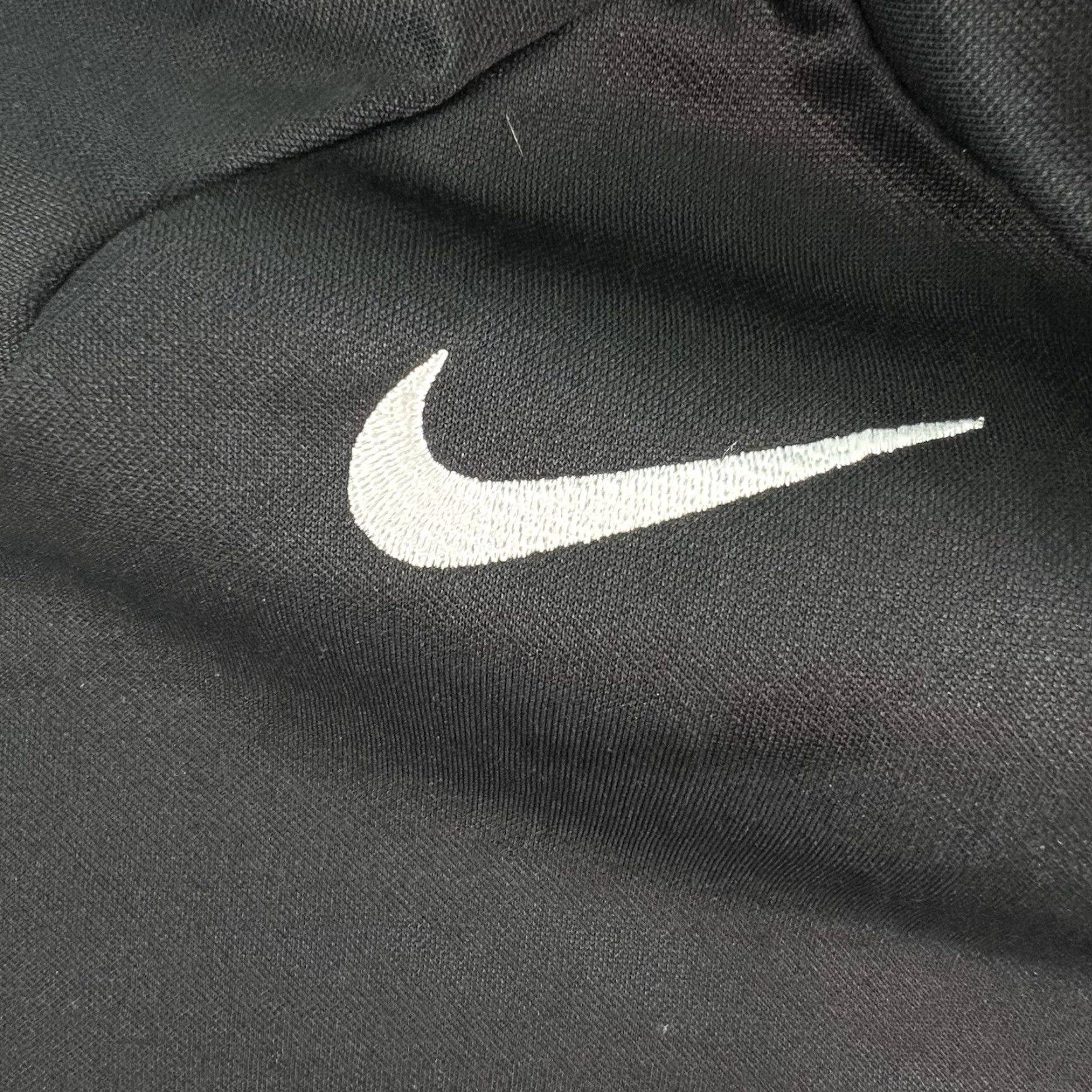 Nike VINTAGE Nike Hoodie Men Size L Black Dri-Fit Stay Camanche Built for War Pullover Hooded Sportswear 90s/Concert-esque? Size US L / EU 52-54 / 3 - 3 Thumbnail