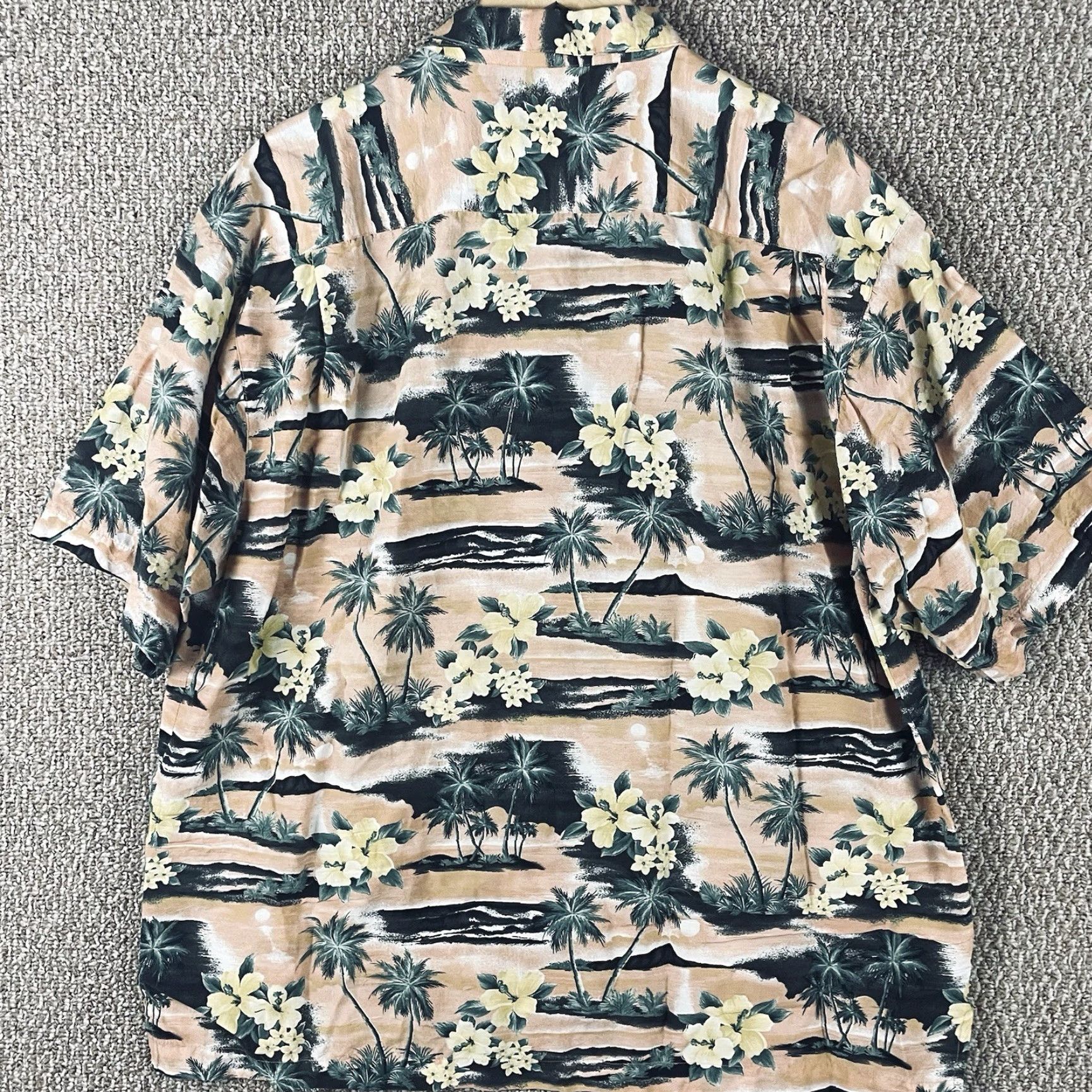 Tommy Bahama Tommy Bahama Shirt Mens L Resort Coconut Floral Rayon Button-Up Hawaiian Collar Beach Casual Size US L / EU 52-54 / 3 - 3 Thumbnail