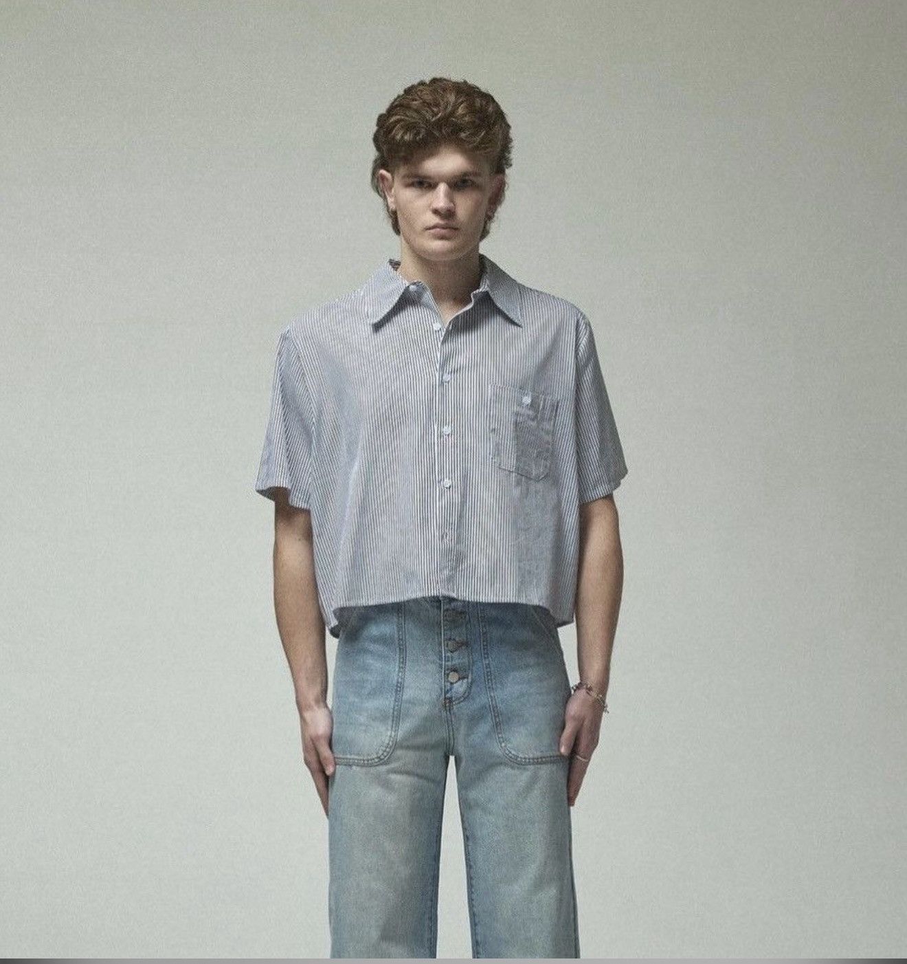 Basketcase gallery cropped work shirt with alien back print