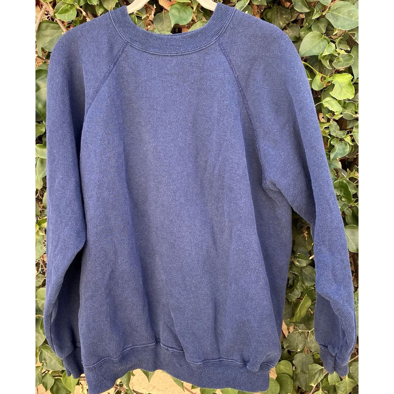 Hanes VINTAGE Hanes Sweatshirt Raglan Blue XL Men Pullover Raglan Sweatshirt Jumper Pullover Size US XL / EU 56 / 4 - 5 Thumbnail