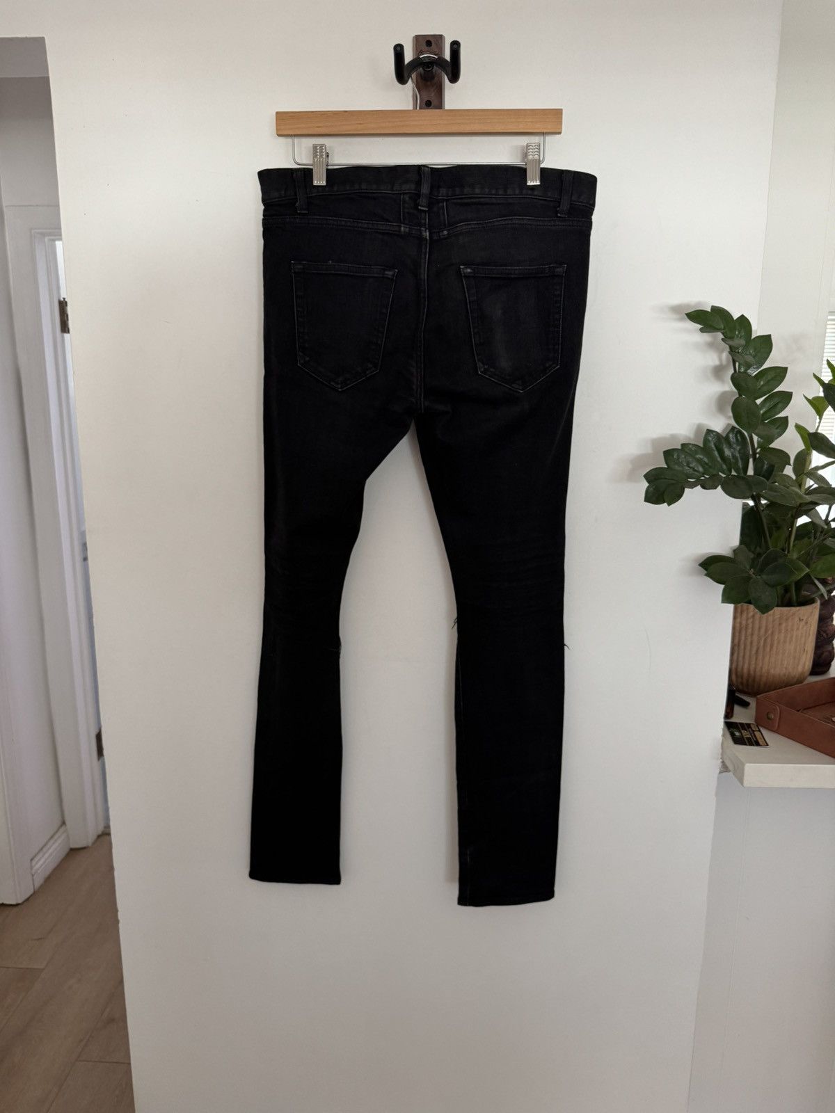 Saint Laurent Paris Hedi 2016 Knee Rip D02 Jeans Size US 33 - 2 Thumbnail