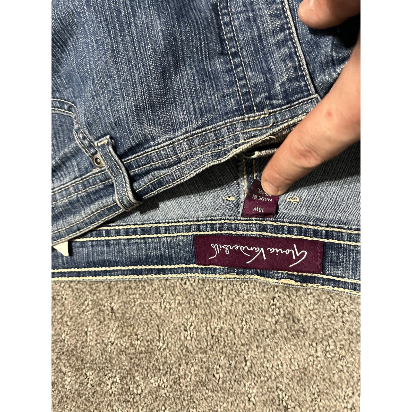 Gloria Vanderbilt Gloria Vanderbilt Amanda Jeans Women’s Denim Straight 18W Blue Size 40" / US 18 - 3 Thumbnail