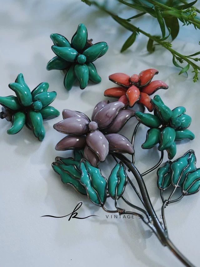 Other Histoire de Verre Vintage Glass Brooch & Clip-On Earrings Size ONE SIZE - 1 Thumbnail