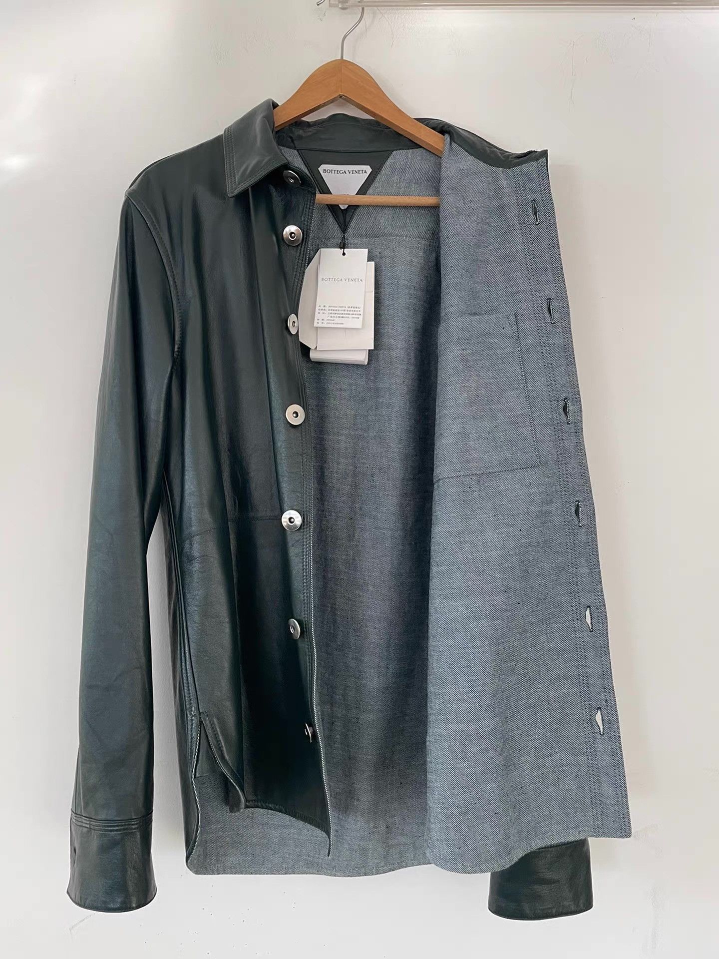 Bottega Veneta Bottega Veneta Men's Genuine Leather Shirt Ｑ21 Size US M / EU 48-50 / 2 - 6 Thumbnail