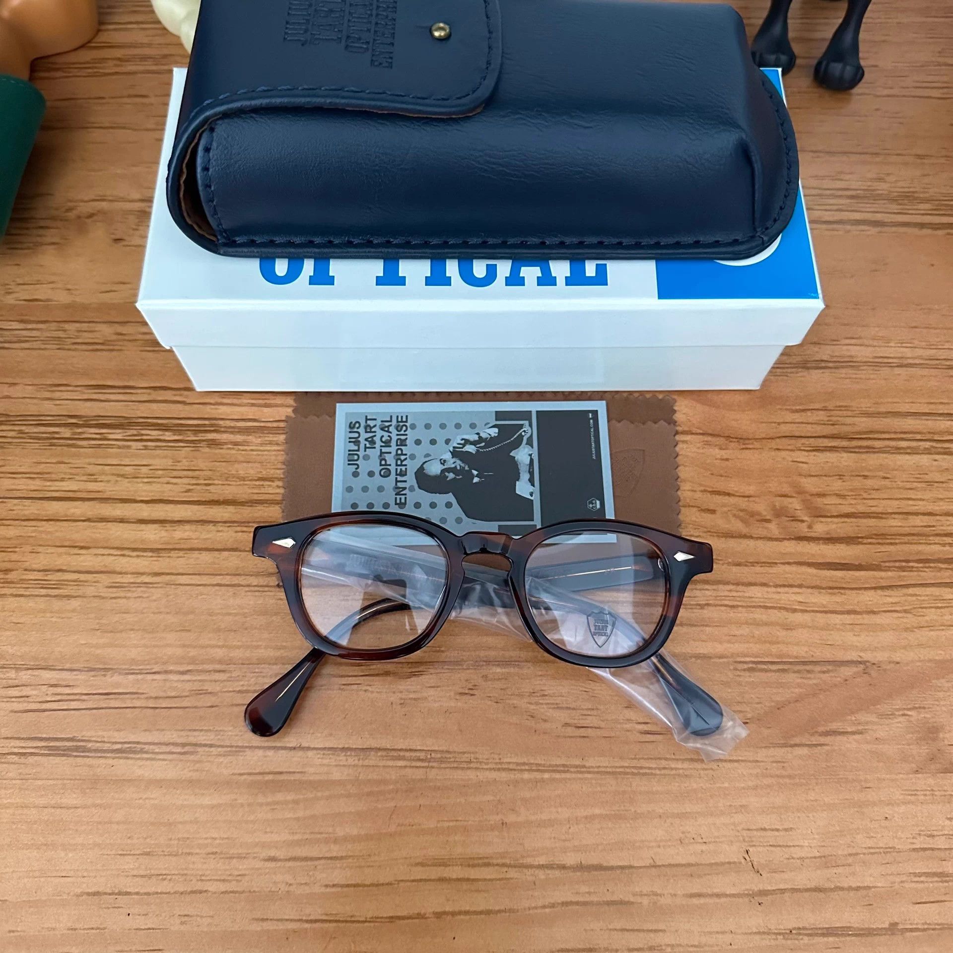 JULIUS TART OPTICAL tortoiseshell eyeglasses 44-22