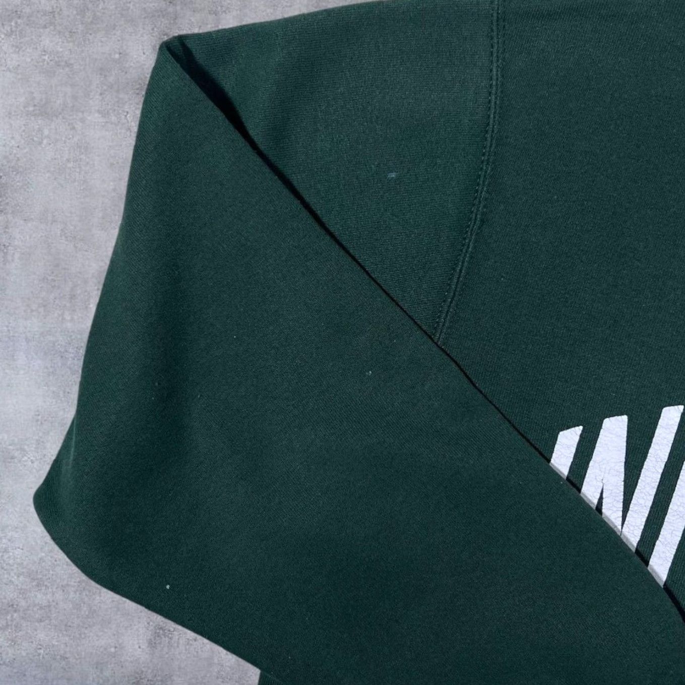 Champion VINTAGE Champion University North Dakota Made In USA College Sweatshirt Men M Green Crewneck Pullover Shirt Graphic 90s Mens Size US M / EU 48-50 / 2 - 4 Thumbnail