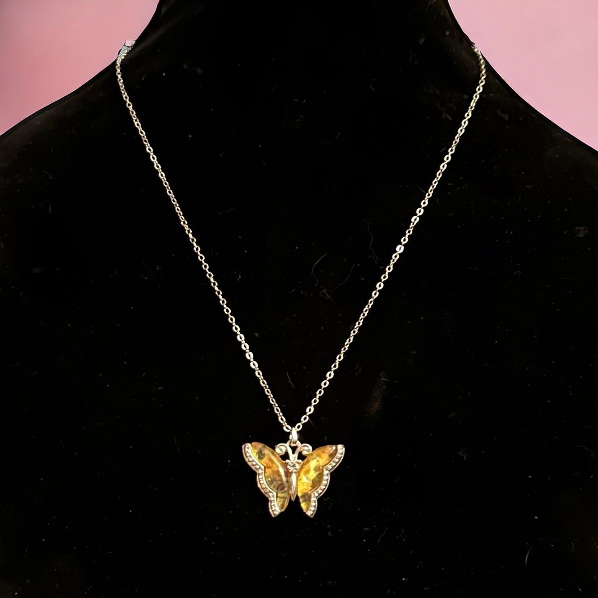 Other Silver tone abalone butterfly pendant necklace Size ONE SIZE - 1 Thumbnail