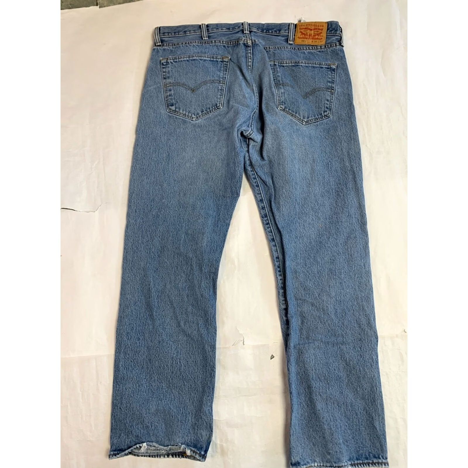 Levi's Levi's 501 Jeans Blue Button Fly Straight 38x32 Mens Regular Denim Cotton 5-Pocket American Cowboy Vintage No? Size US 38 / EU 54 - 2 Thumbnail