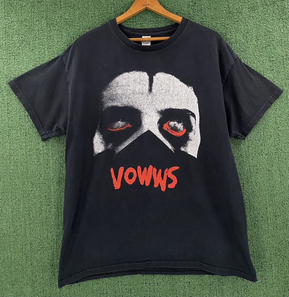 Gildan Rare Vowws 2022 Tour Band Double Sided T-shirt Mens Medium Size US M / EU 48-50 / 2 - 1 Thumbnail