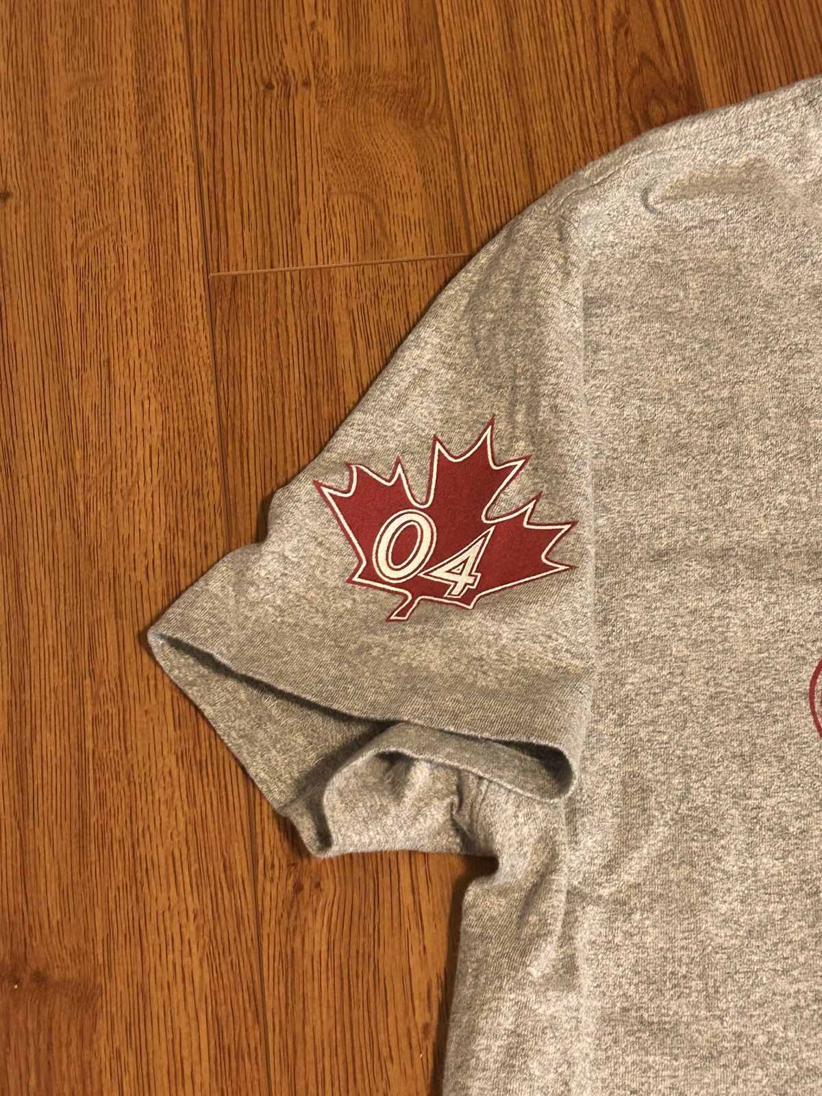 Roots 2004 Roots Athens Winter Olympics Canada Baggy Gray Tee Size US L / EU 52-54 / 3 - 6 Thumbnail