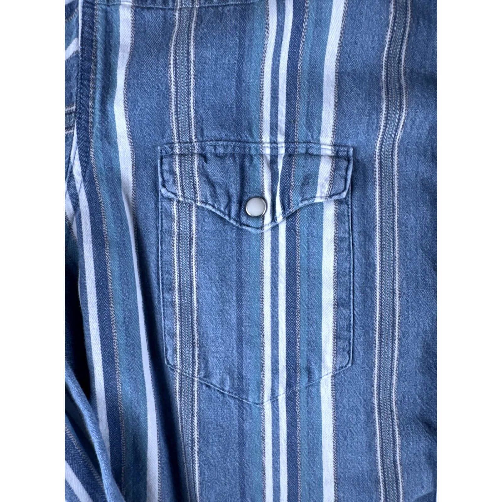 Wrangler VINTAGE Wrangler Western Pearl Snap Shirt Blue Stripe XL Long Tail USA Size US L / EU 52-54 / 3 - 6 Thumbnail