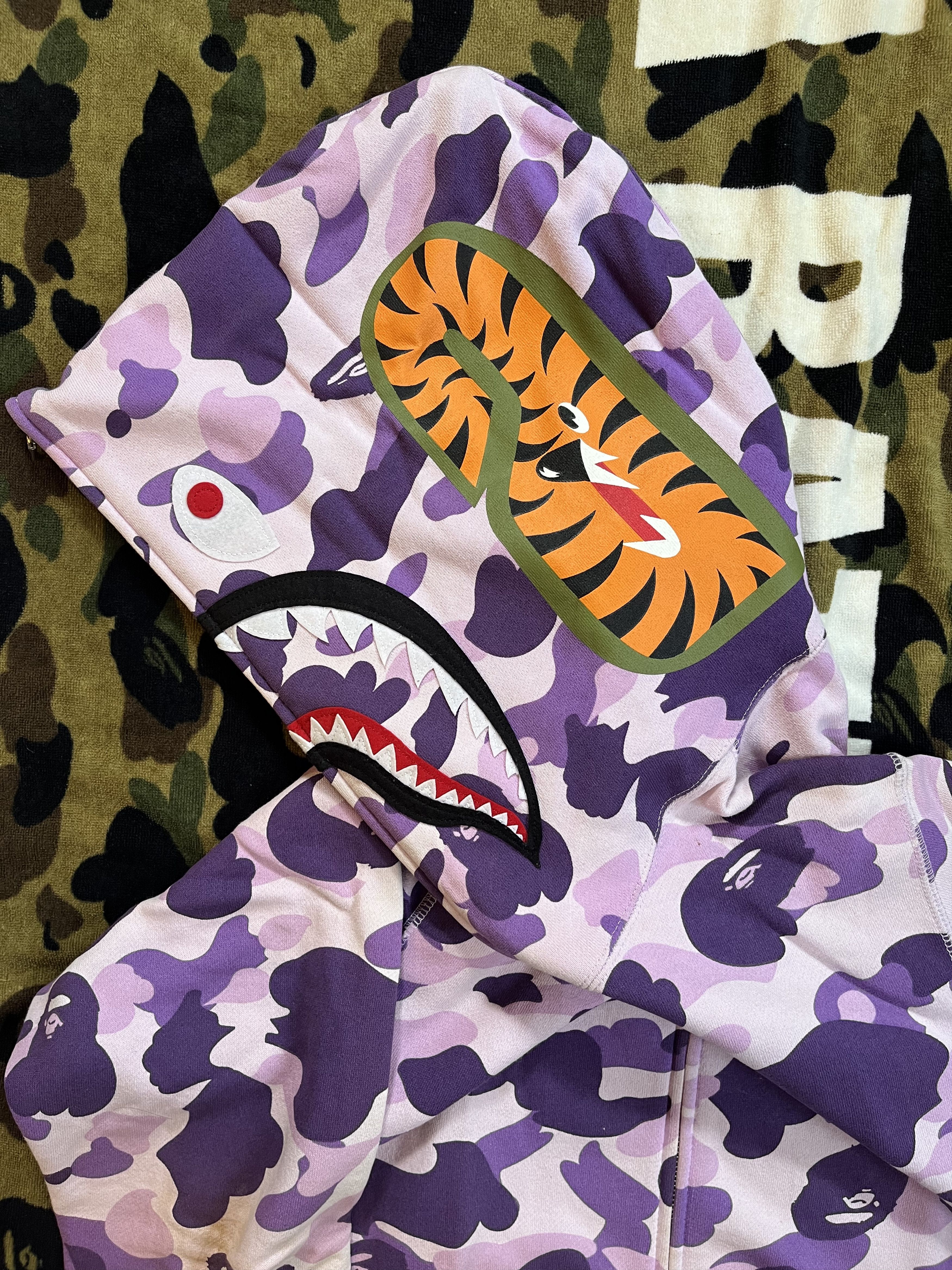 Bape BAPE TAIPEI 10TH ANNIVERSARY SHARK FULL ZIP HOODIE Size US L / EU 52-54 / 3 - 10 Thumbnail
