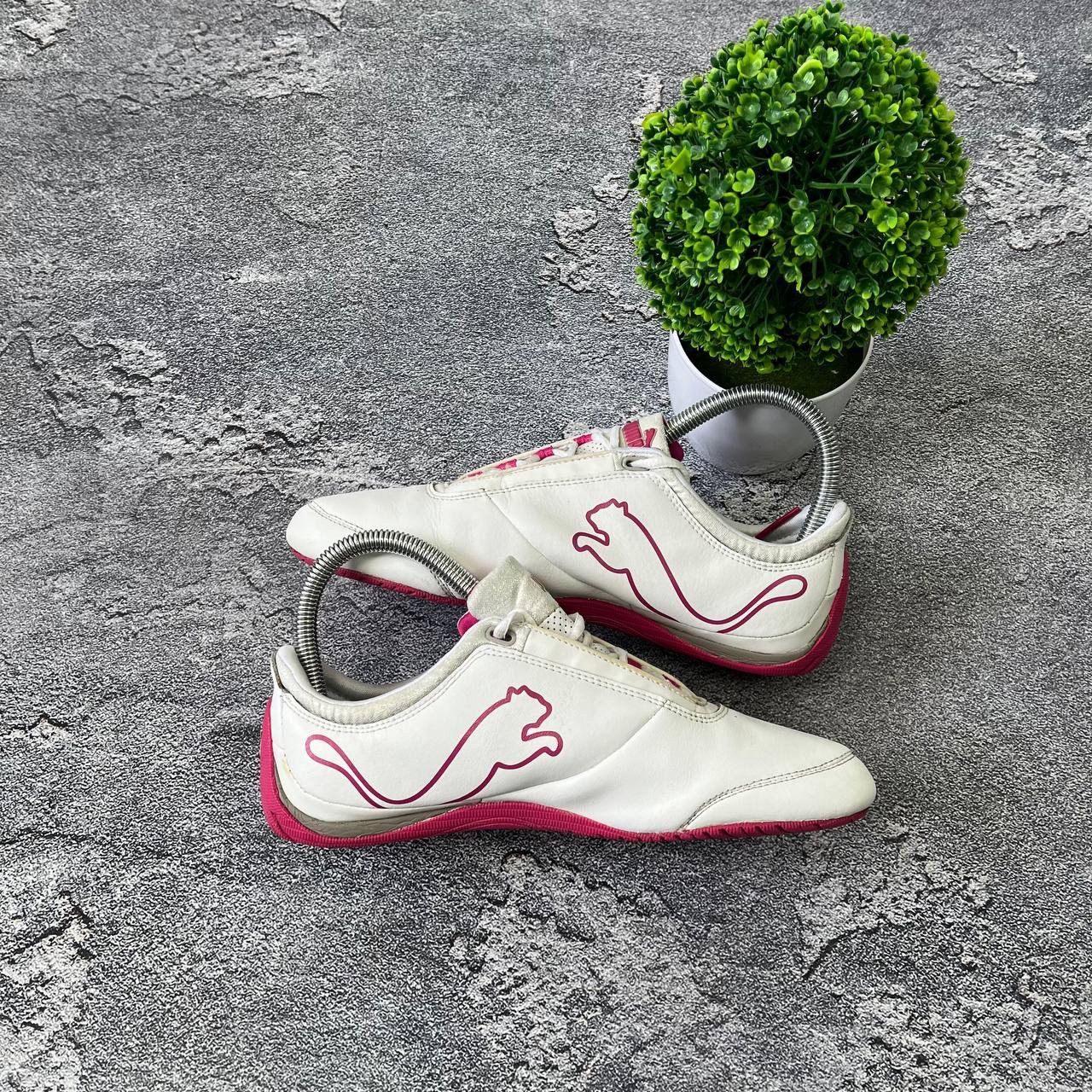 Puma Vintage Puma Speedcat Suede Sneakers Y2K 90s Hype Japanese Size US 7 / EU 40 - 1 Thumbnail
