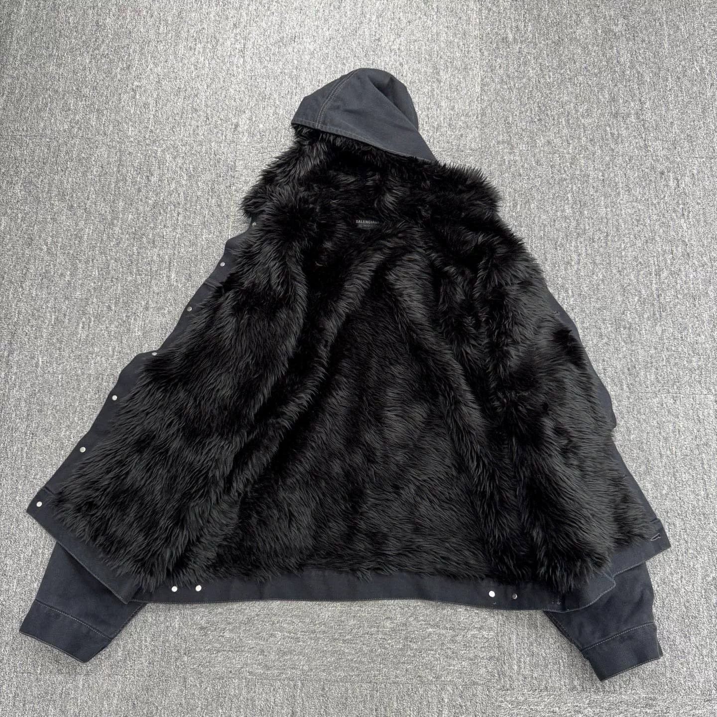 Balenciaga Balenciaga Fur Denim Jacket Size 2. Size US L / EU 52-54 / 3 - 2 Thumbnail