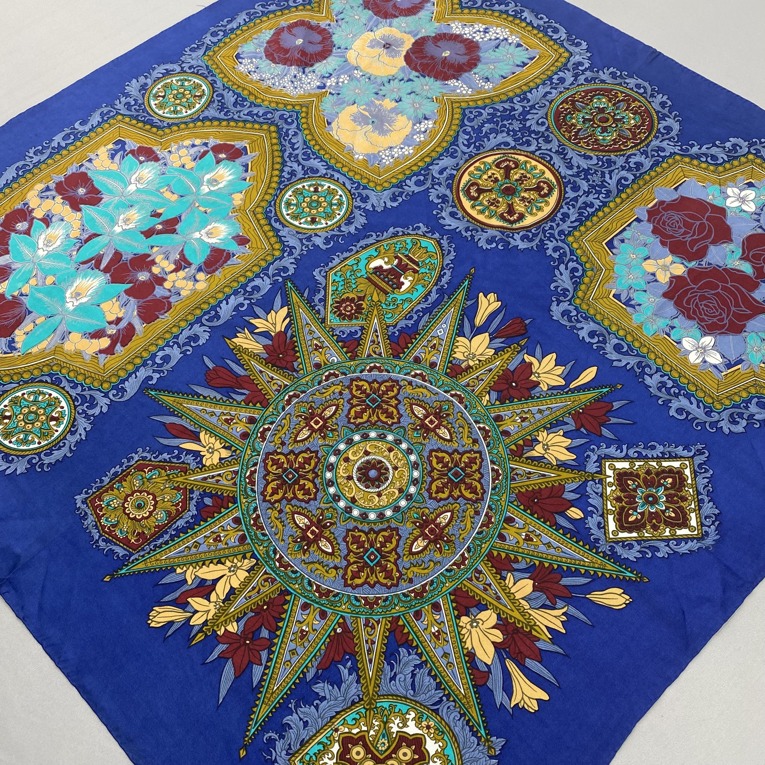 Japanese Brand Vintage Geometric Floral SILK Scarf Twill Wraps Scarves Size ONE SIZE - 3 Thumbnail