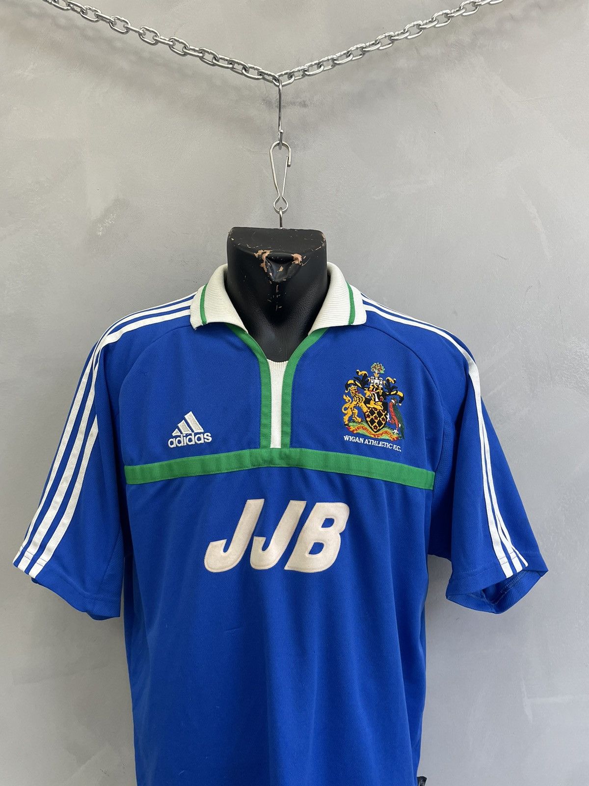 Adidas Vintage retro wigan athletic 2000s jersey t shirt Size US L / EU 52-54 / 3 - 2 Thumbnail