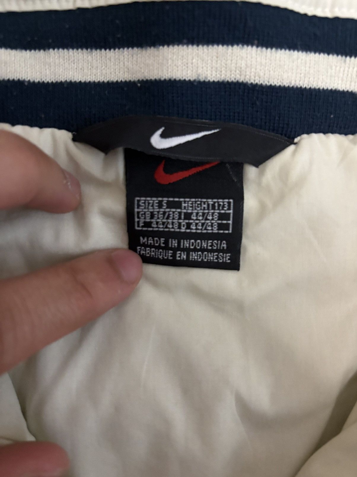 Nike Nike | Vintage | 2000s | Beige | Size: S Size US S / EU 44-46 / 1 - 3 Thumbnail