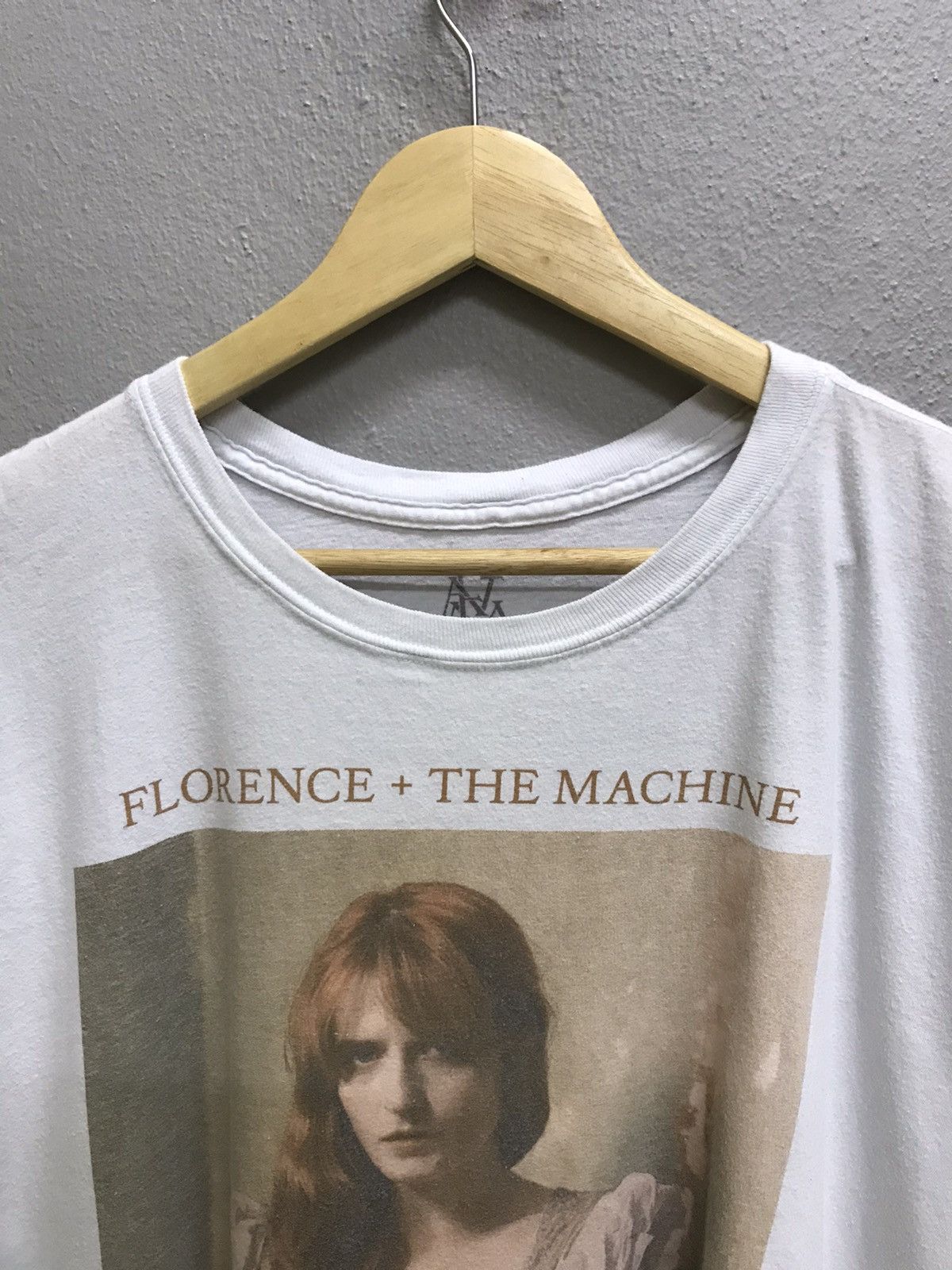 Band Tees FLORENCE & THE MACHINE ENGLISH ROCK BAND VOCALIST TSHIRT Size US XXL / EU 58 / 5 - 6 Thumbnail
