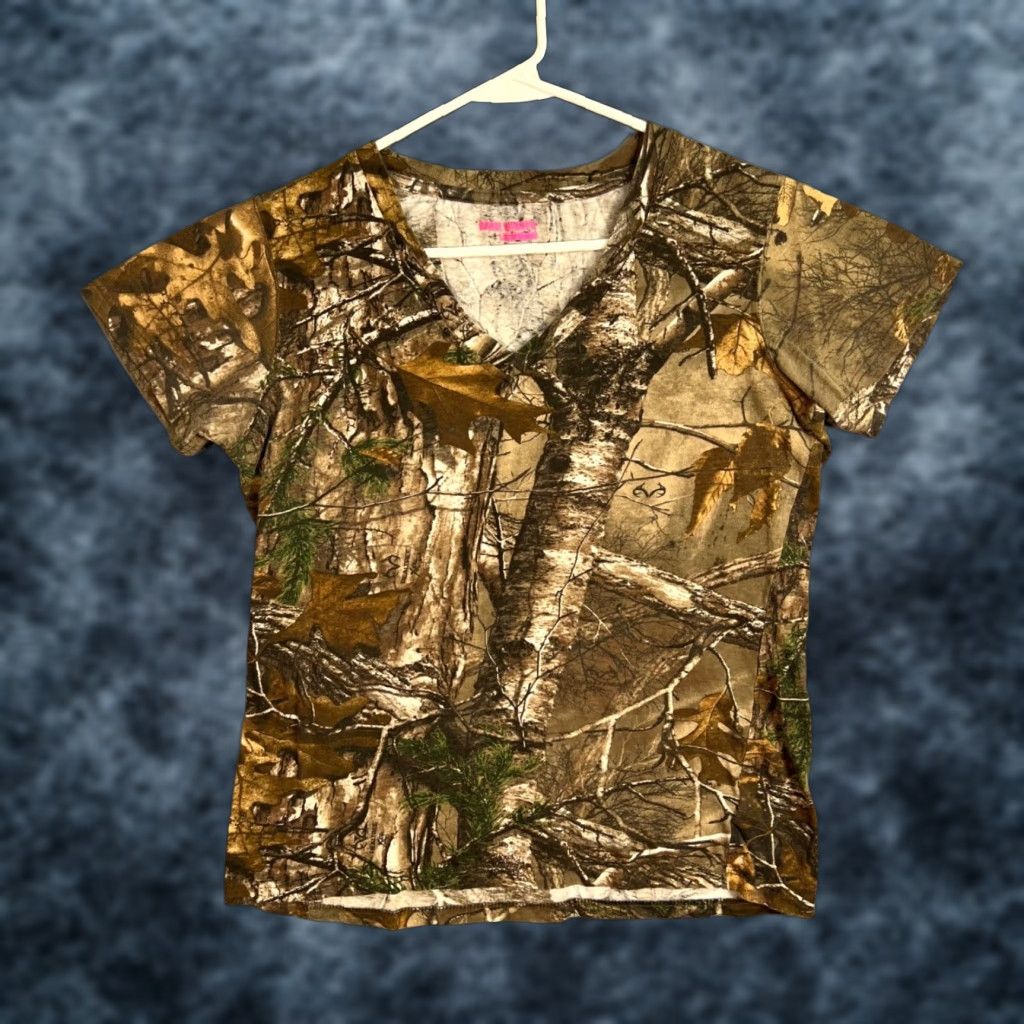 Realtree VINTAGE Game Winner Womens Large Real Tree Camouflage V-Neck Short Sleeve Shirt Size M / US 6-8 / IT 42-44 - 1 Thumbnail
