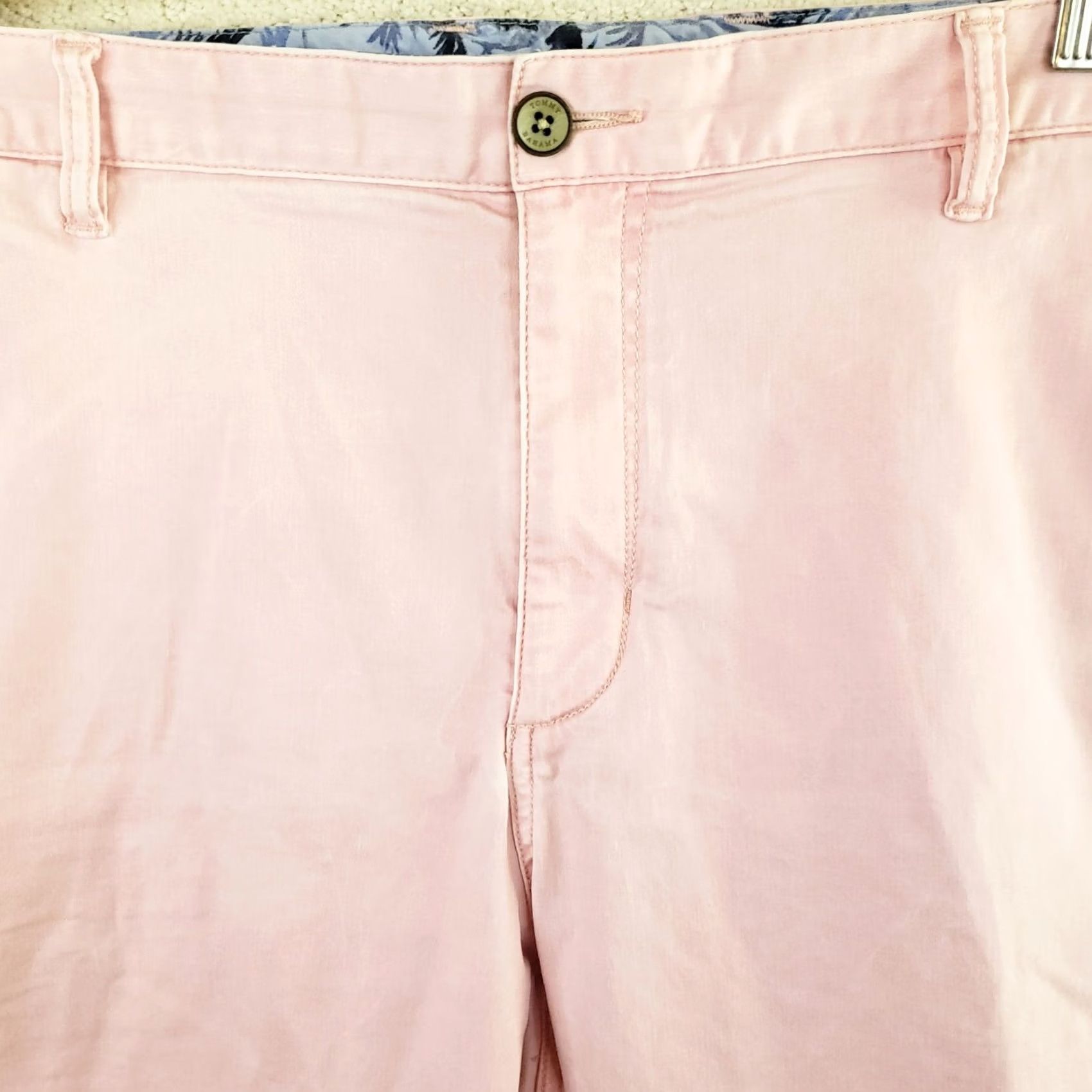 Tommy Bahama VINTAGE Tommy Bahama Shorts Mens 40 Pink Stretch Chino Flat Front Cotton Lyocell Spandex Casual Mens 40 Pink Size US 40 / EU 56 - 3 Thumbnail