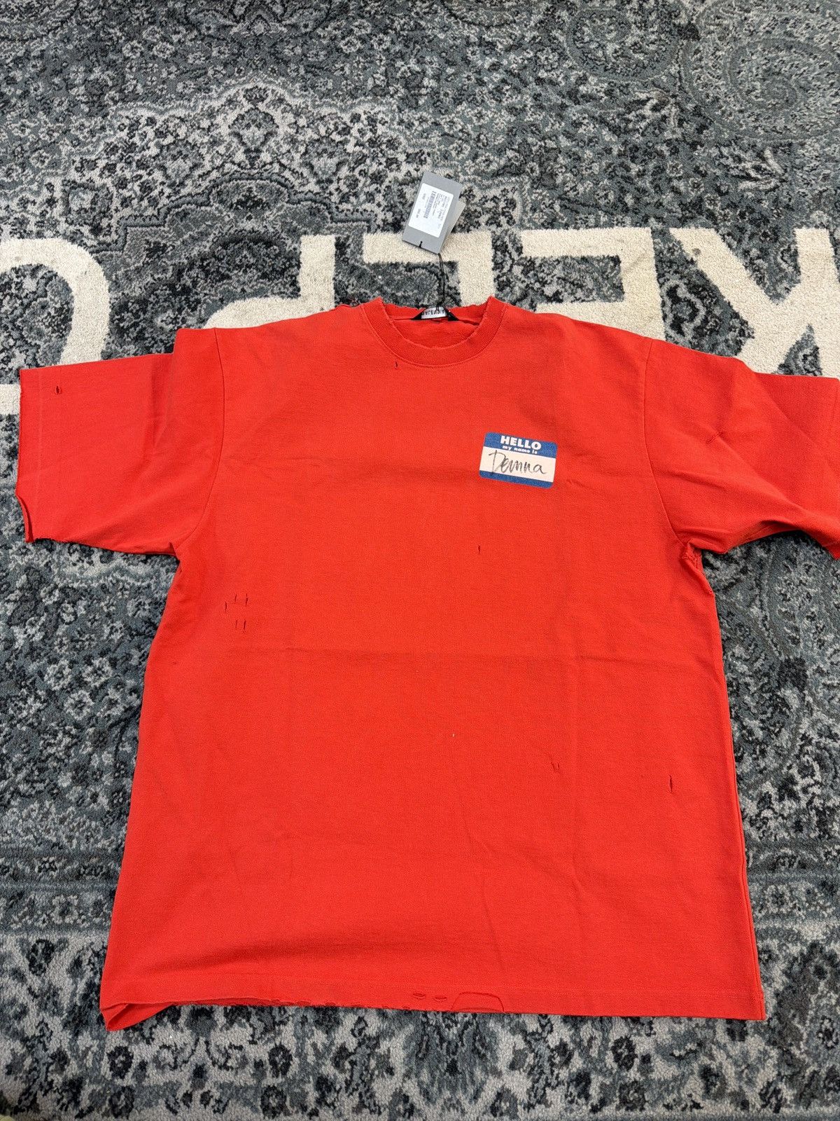 Balenciaga Balenciaga denma name tag t shirt red Size US S / EU 44-46 / 1 - 1 Thumbnail