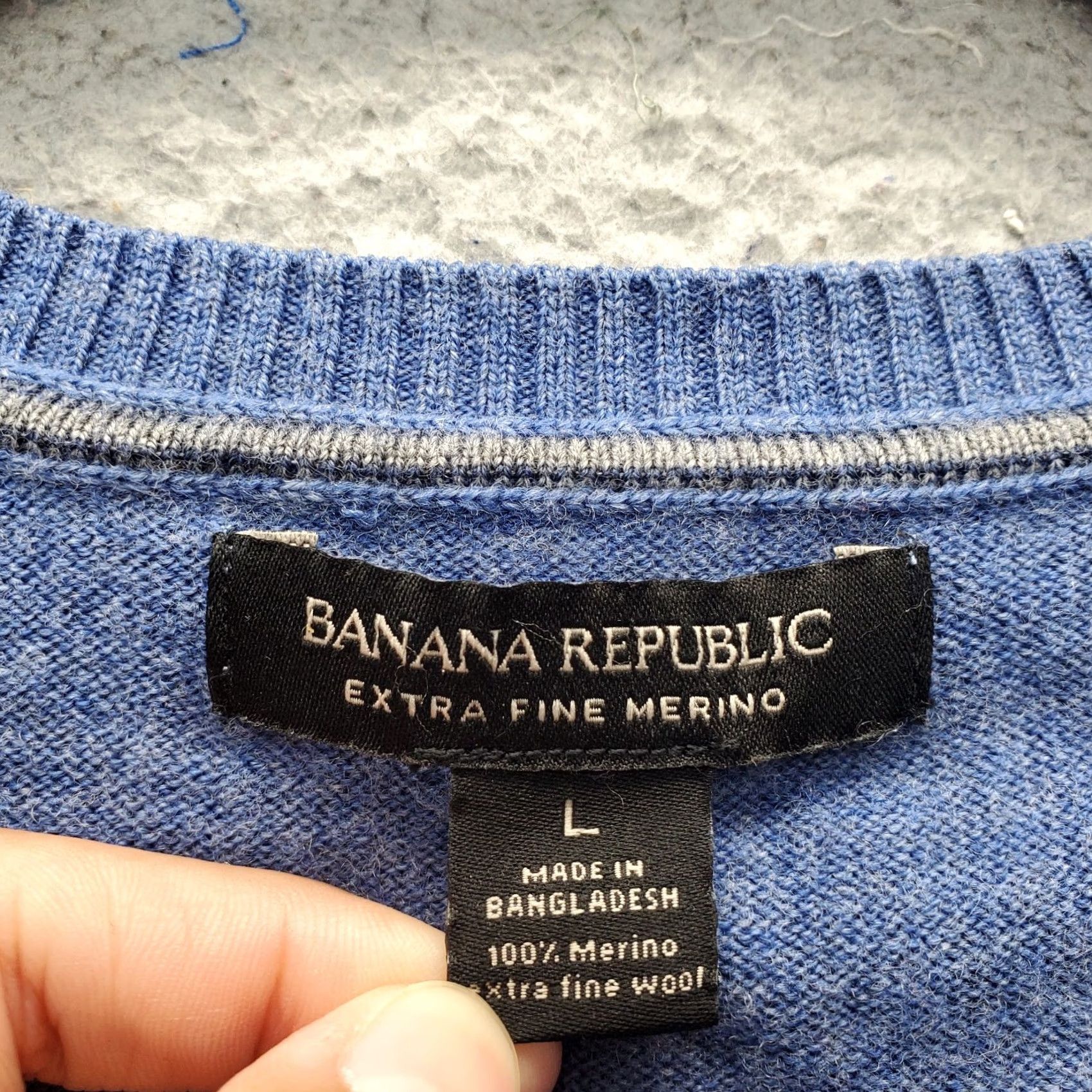 Banana Republic Banana Republic Sweater Mens Large Blue Extra Fine Merino Long Sleeve V-Neck Size US L / EU 52-54 / 3 - 5 Thumbnail