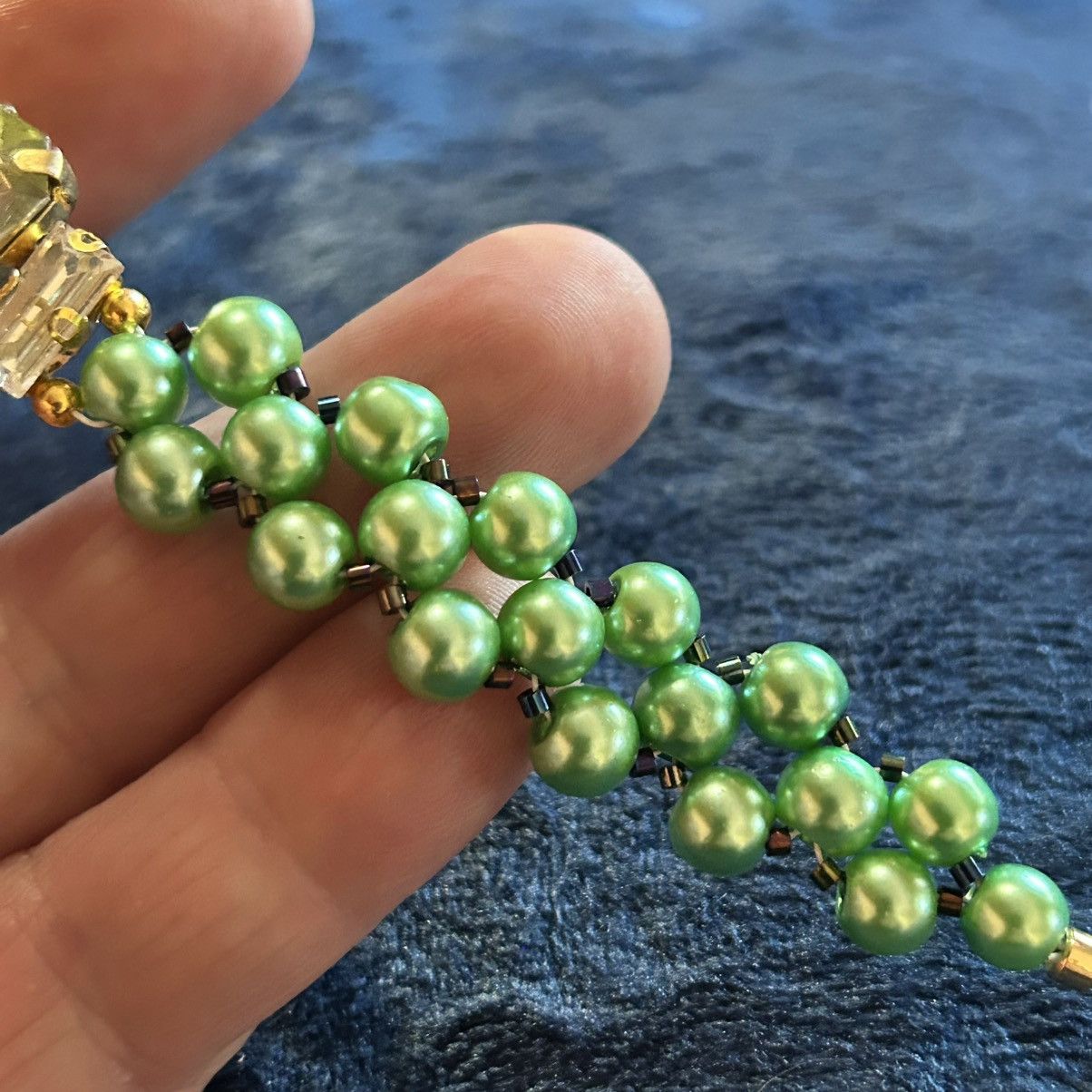 Handmade Handcrafted bright green Czech glass pearl bracelet Size ONE SIZE - 4 Thumbnail