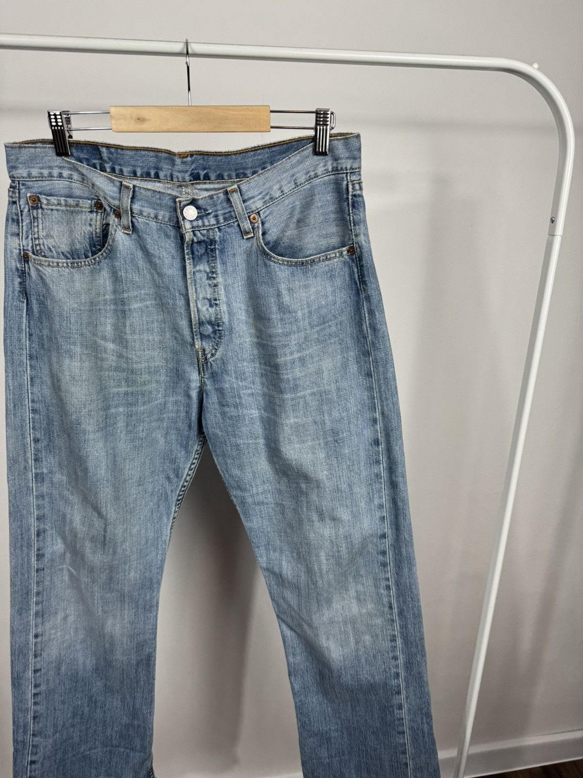 Levi's Vintage Levi’s 501 Straight Leg Jeans Light Wash Denim W32 Size US 32 / EU 48 - 11 Thumbnail