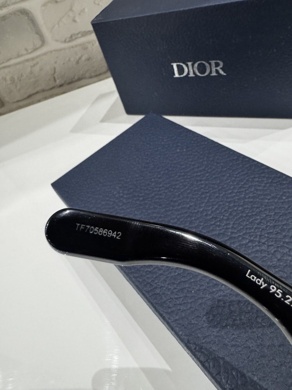 Dior Christian Dior "Lady" Black Oval Cat Eye Shield Sunglasses Size ONE SIZE - 8 Thumbnail