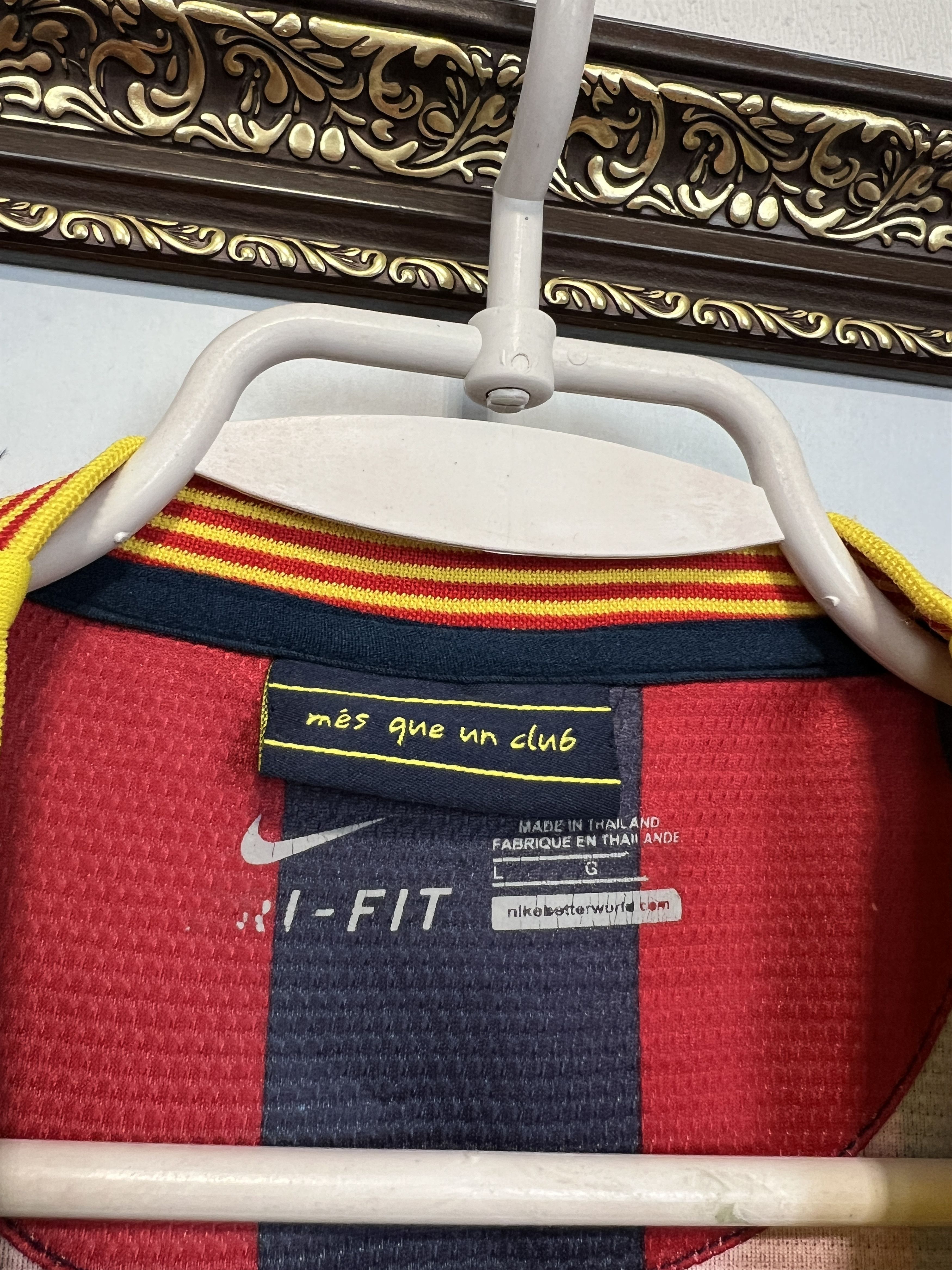 Vintage Barcelona football shirt Soccer Messi Replica Shirt Jersey Size US L / EU 52-54 / 3 - 7 Thumbnail