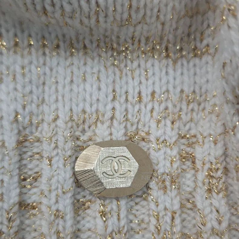 Chanel Chanel Beige gold thread metal logo irregular sleeve cashm Size XS / US 0-2 / IT 36-38 - 8 Thumbnail