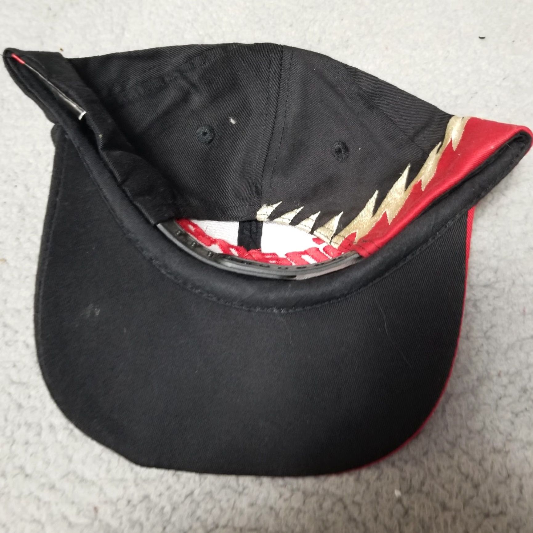 Vintage SNAP-ON Snapback Hat Cap Black Red Gold Zigzag Embroidered Logo Adjustable Mens Size ONE SIZE - 2 Thumbnail