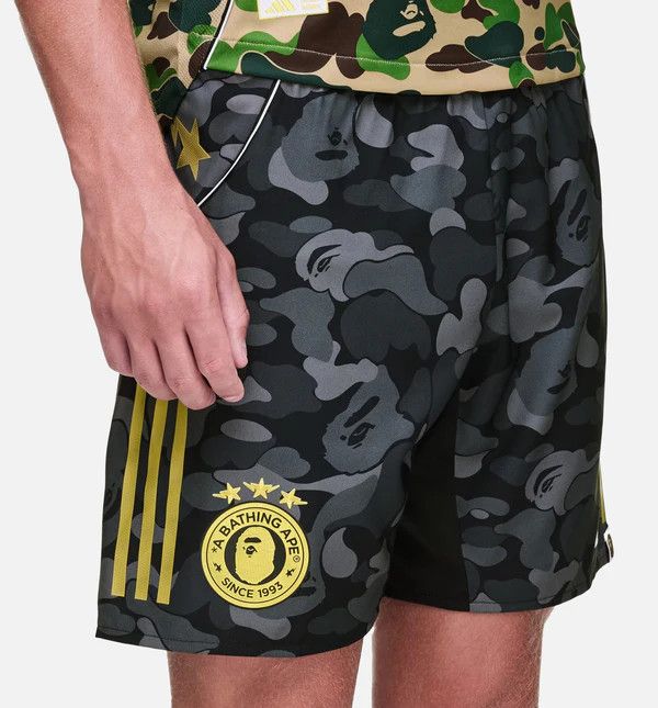 Adidas × Bape o1mle0526 Football Shorts in Black Size US 26 / EU 42 - 3 Thumbnail