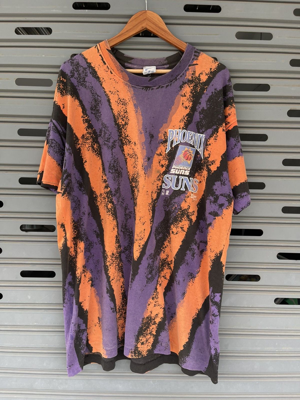 NBA Vintage 90s Phoenix Suns Salem Sportswear T-Shirt XL Size US XL / EU 56 / 4 - 1 Thumbnail