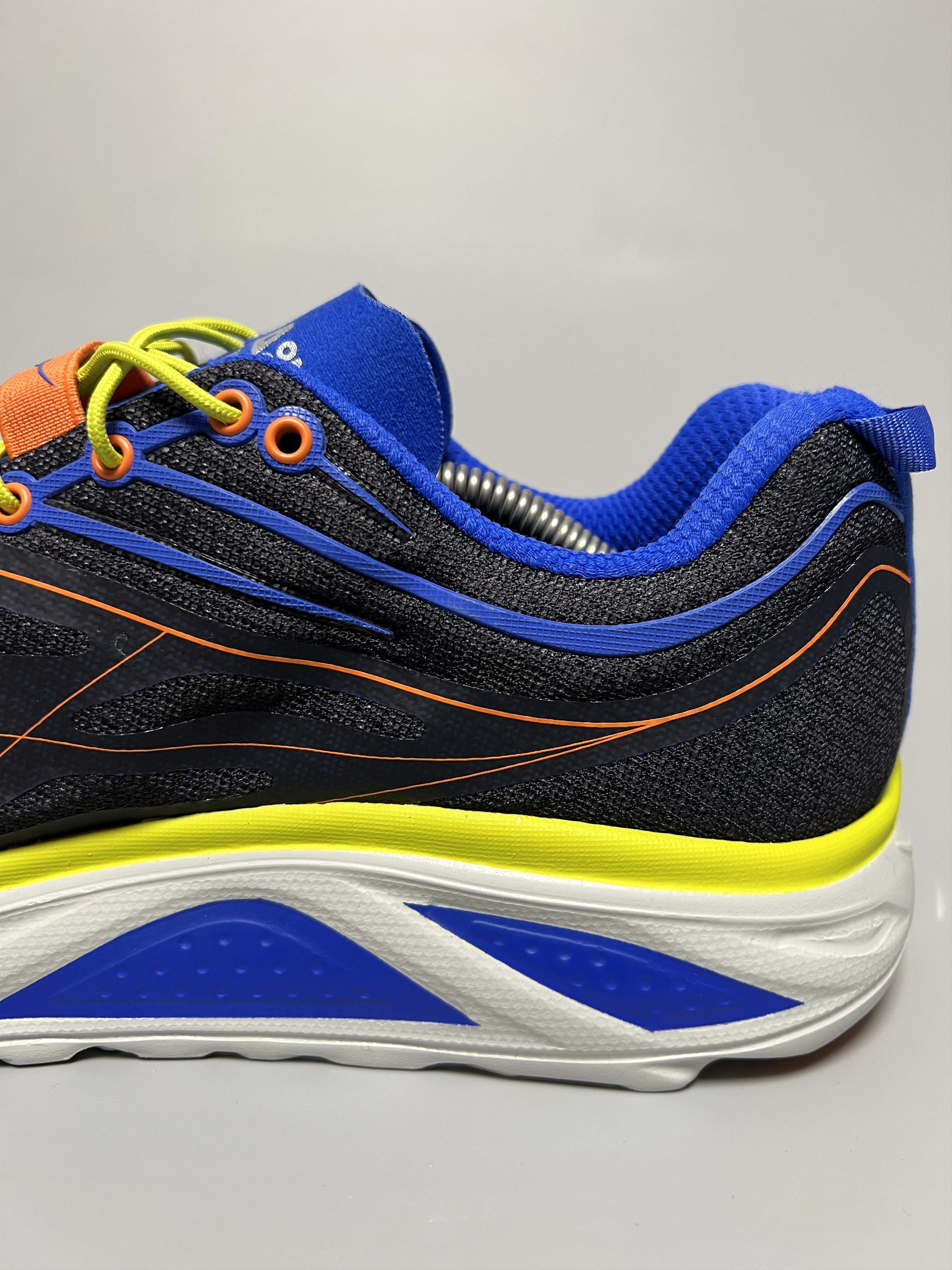 Hoka Hoka Huaka Origins Comfort Walking Shoes Sneakers Travel Size US 10 / EU 43 - 11 Thumbnail